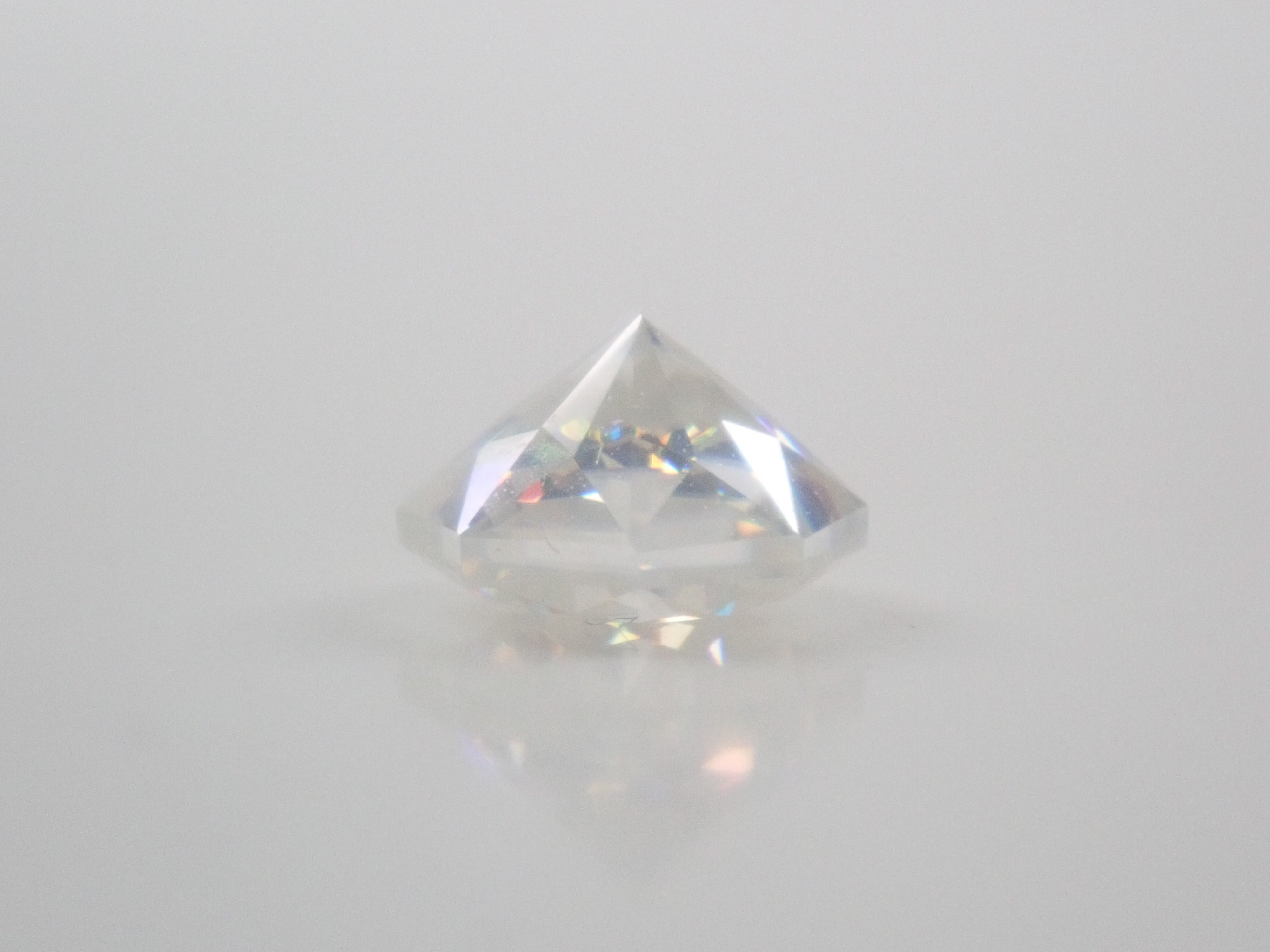 [Sale on August 27th at 10 PM] Synthetic Rutile 0.566ct Loose Stone