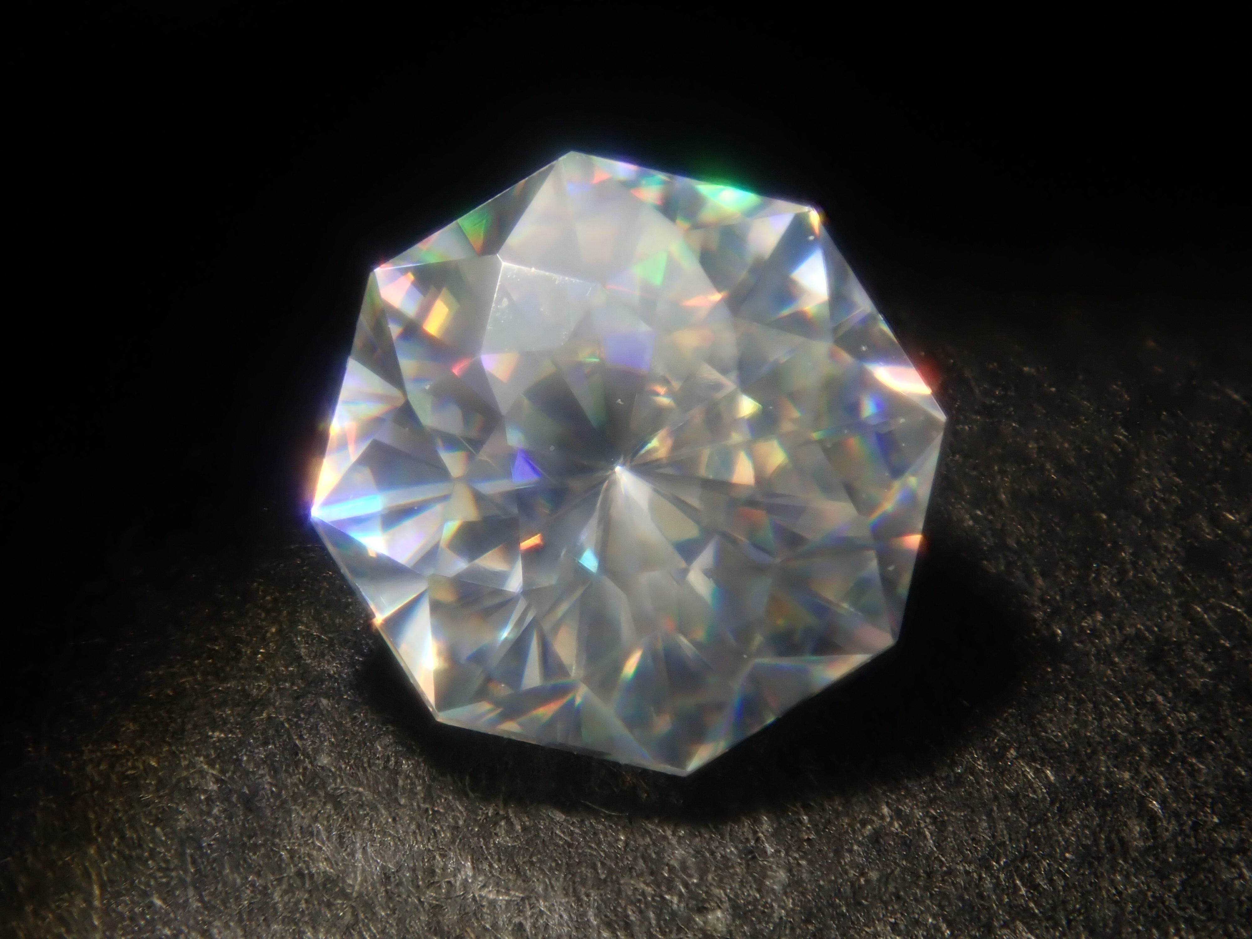 [Sale on August 27th at 10 PM] Synthetic Rutile 0.566ct Loose Stone