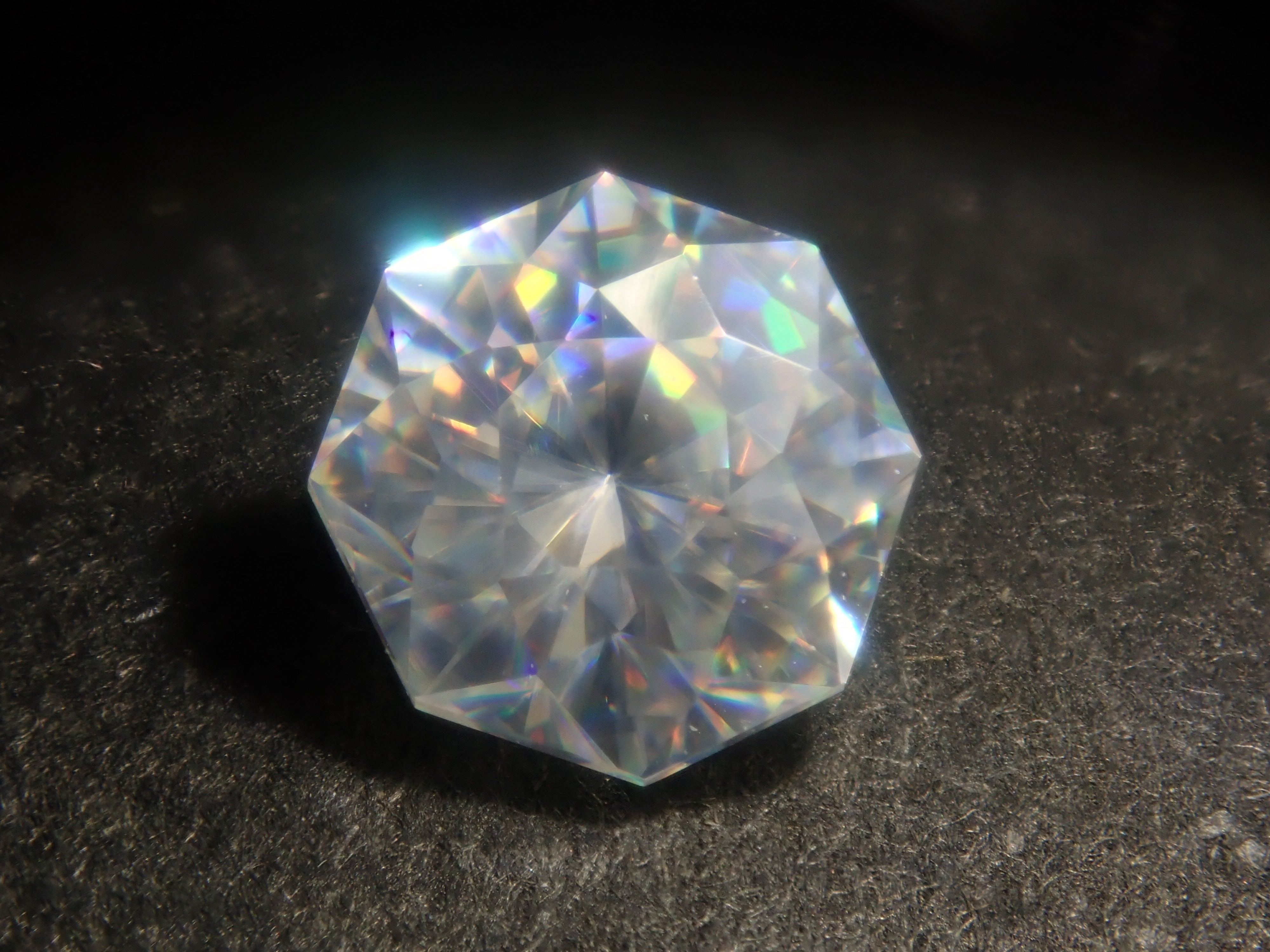 [Sale on August 27th at 10 PM] Synthetic Rutile 0.566ct Loose Stone