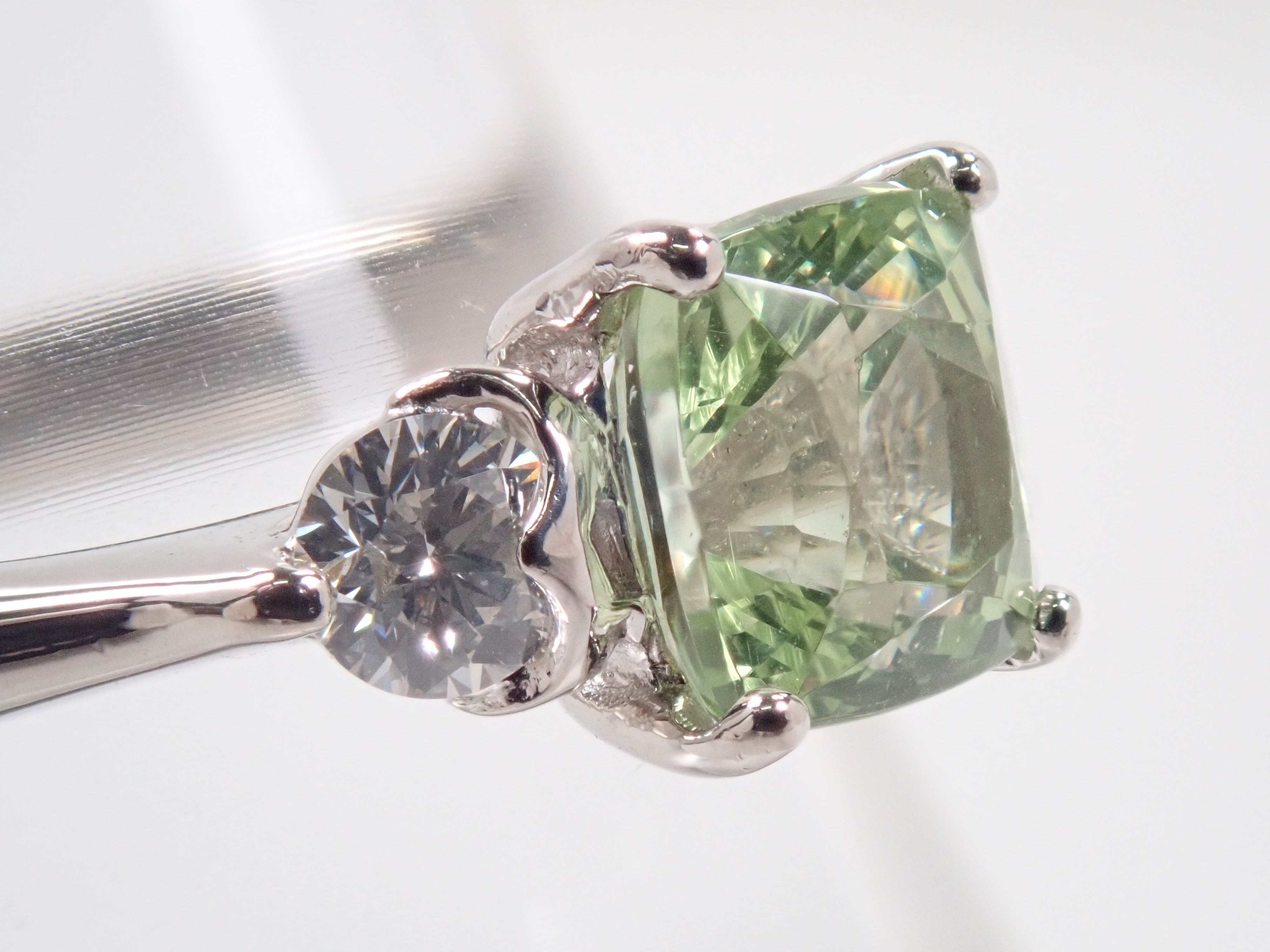 【22602712掲載】【カラフリ】Pt900 グロッシュラーガーネット 1.31ct ダイヤモンド0.24ctリング鑑別書