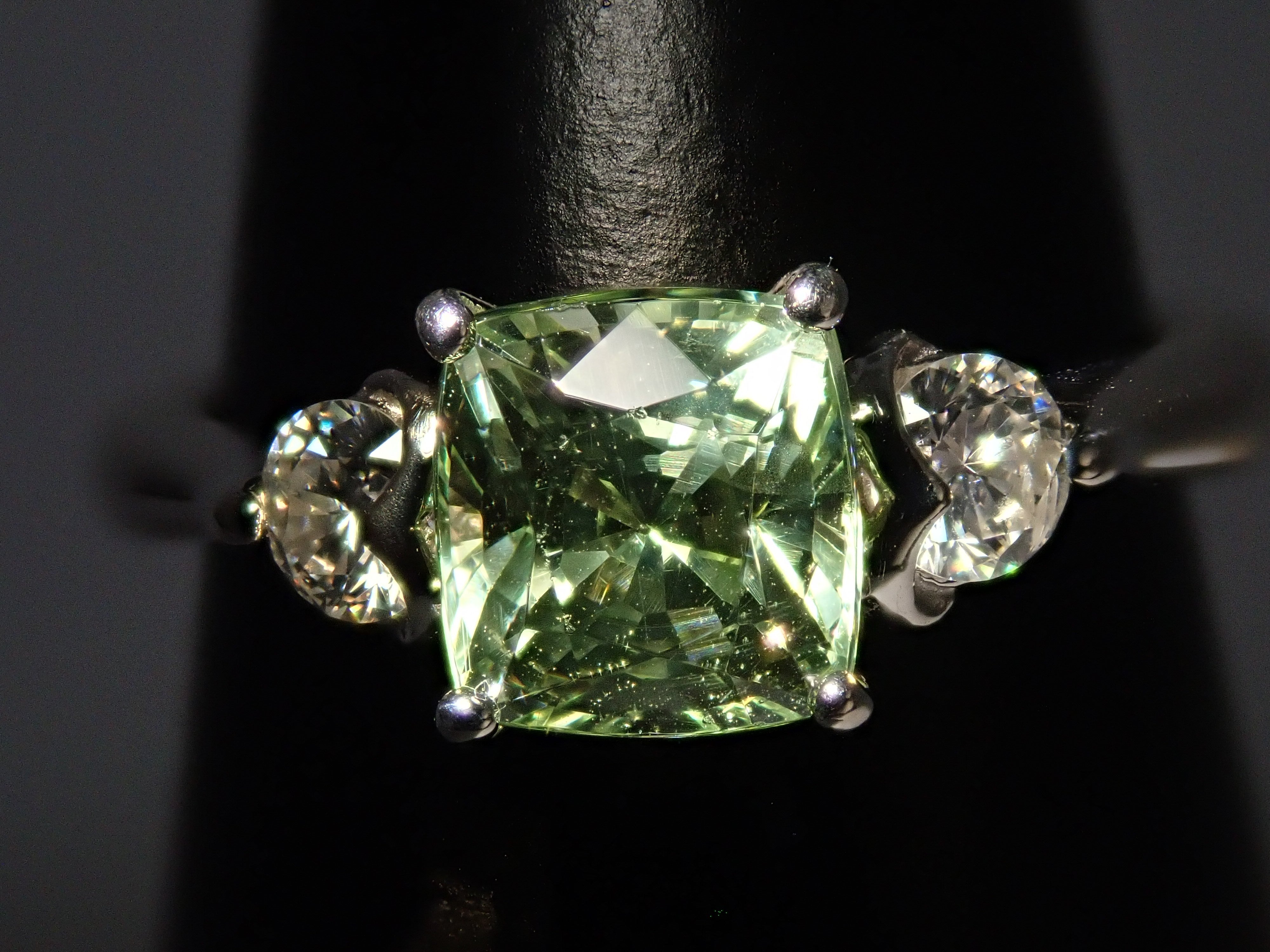 【22602712掲載】【カラフリ】Pt900 グロッシュラーガーネット 1.31ct ダイヤモンド0.24ctリング鑑別書