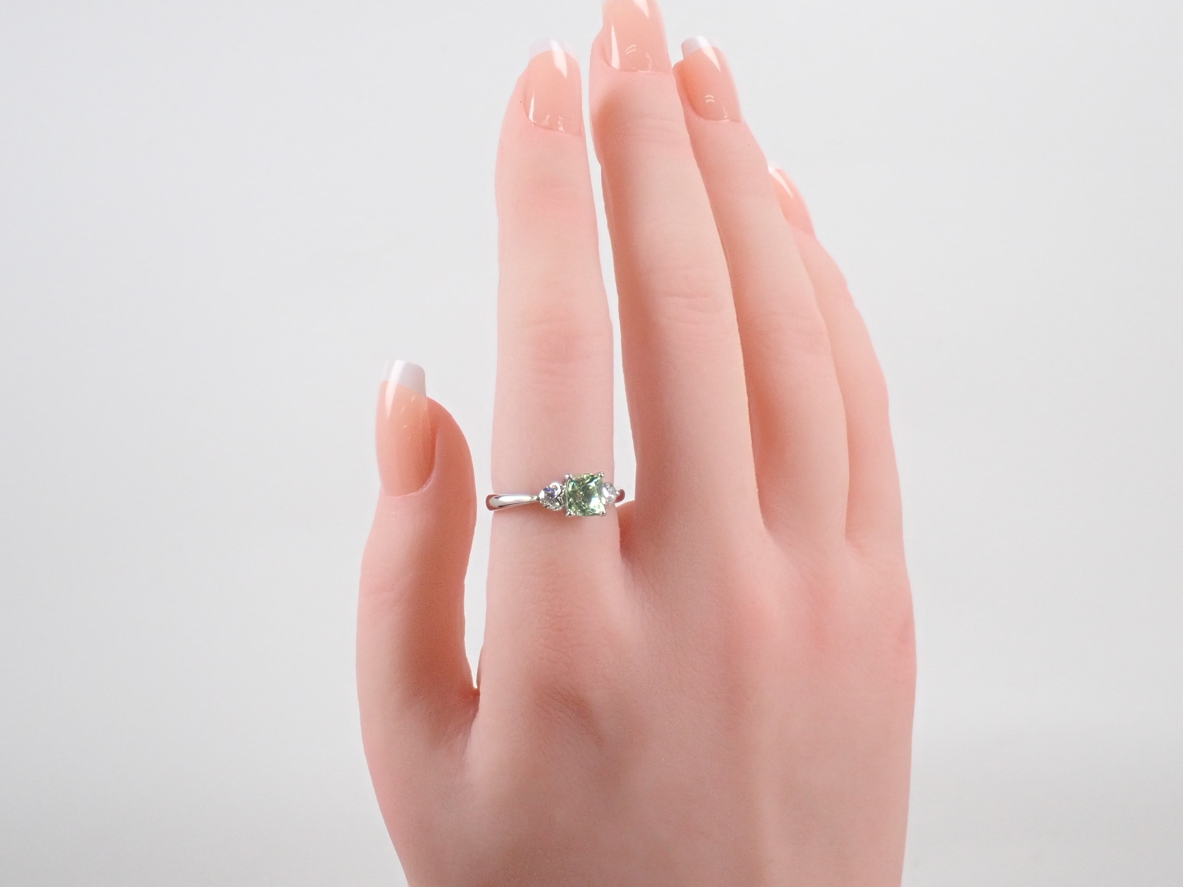 【22602712掲載】【カラフリ】Pt900 グロッシュラーガーネット 1.31ct ダイヤモンド0.24ctリング鑑別書