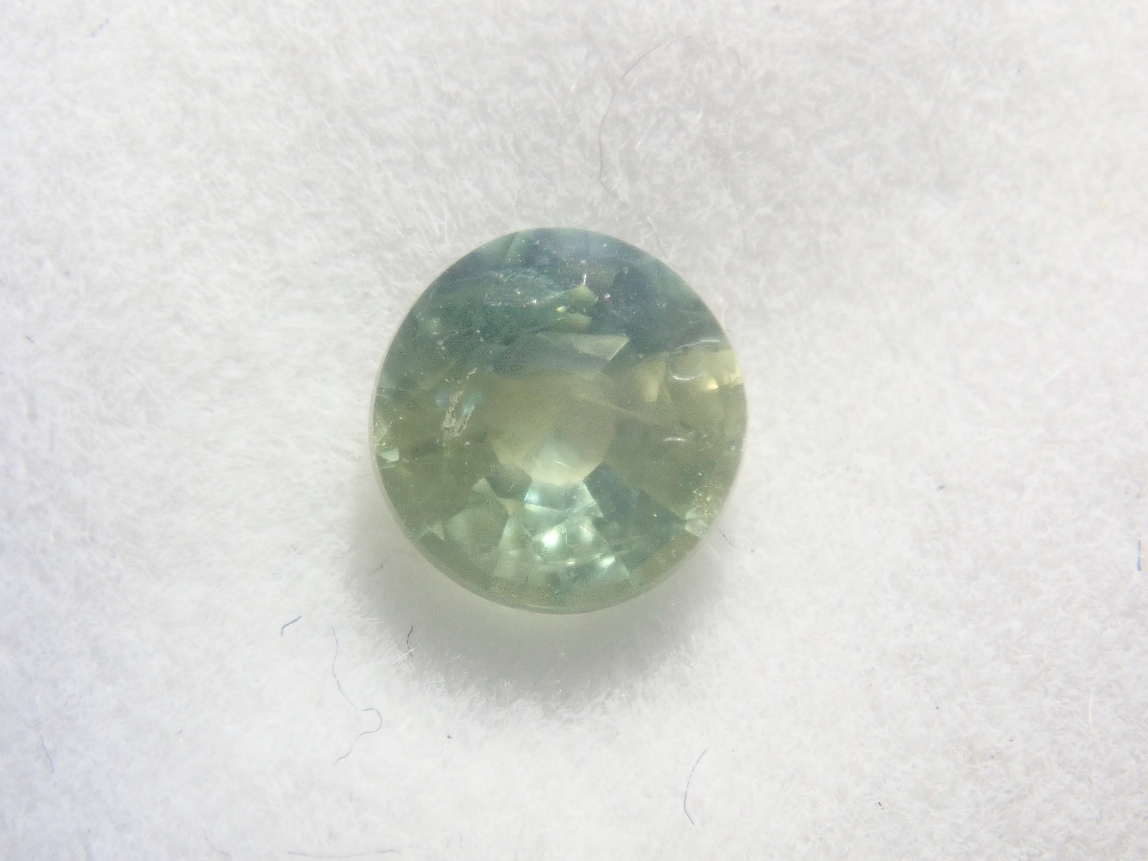 Limited to 10 stones: Madagascar pink sapphire (heart-shaped, including padparadscha color, approximately 3 x 2.3 mm) [Multiple purchase discounts available]