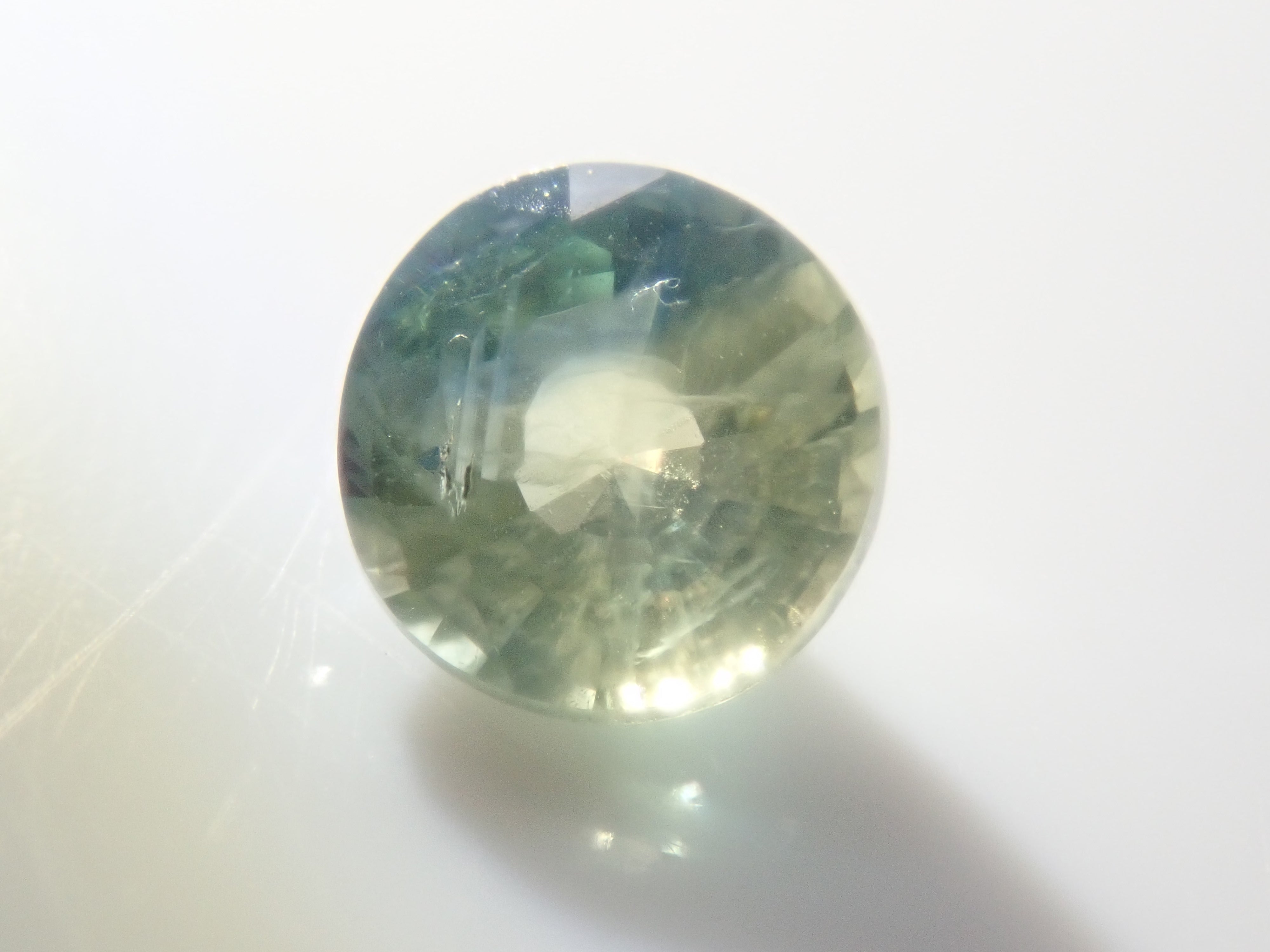 Limited to 10 stones: Madagascar pink sapphire (heart-shaped, including padparadscha color, approximately 3 x 2.3 mm) [Multiple purchase discounts available]