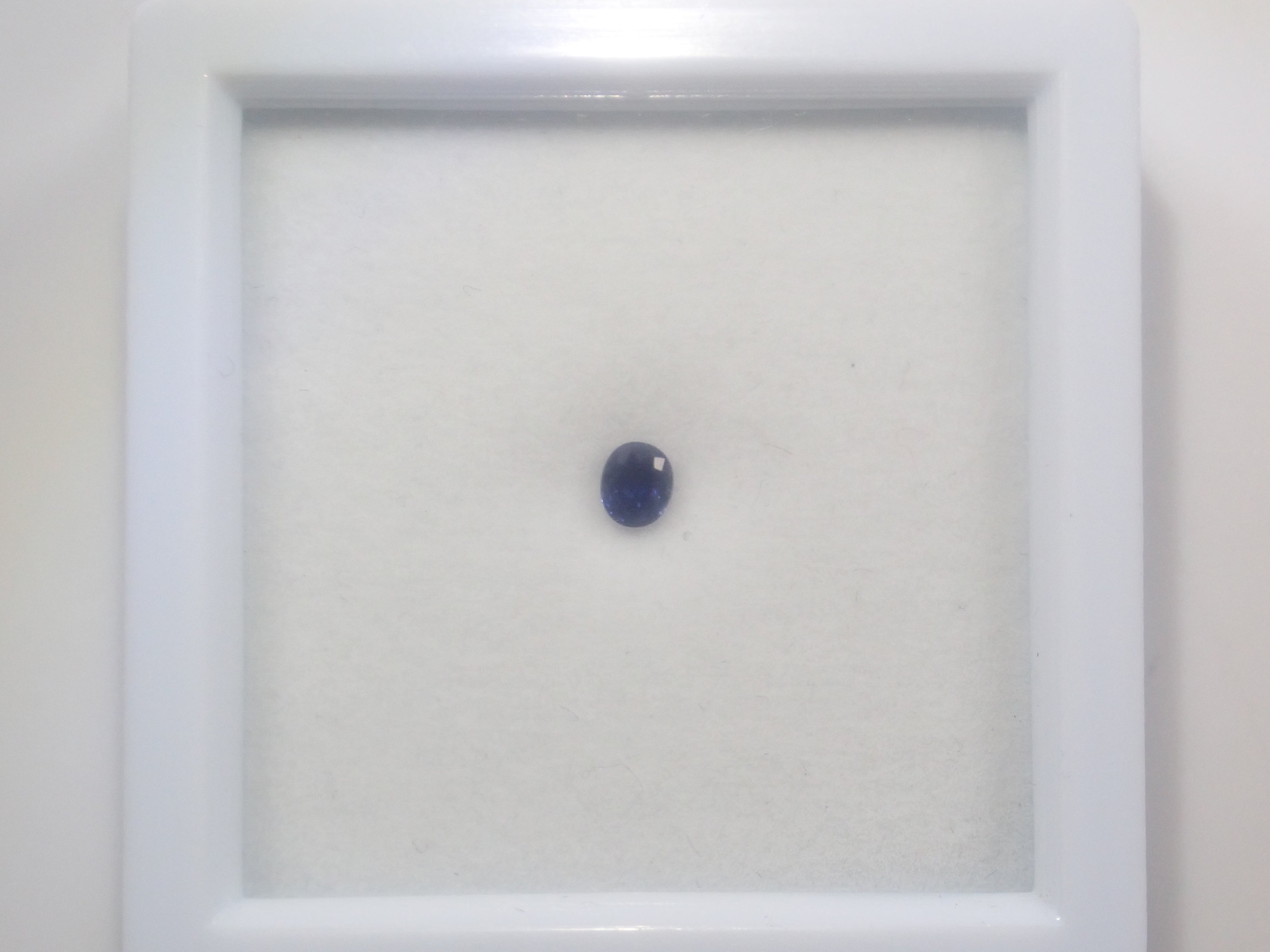 Limited to 10 stones: Madagascar pink sapphire (heart-shaped, including padparadscha color, approximately 3 x 2.3 mm) [Multiple purchase discounts available]
