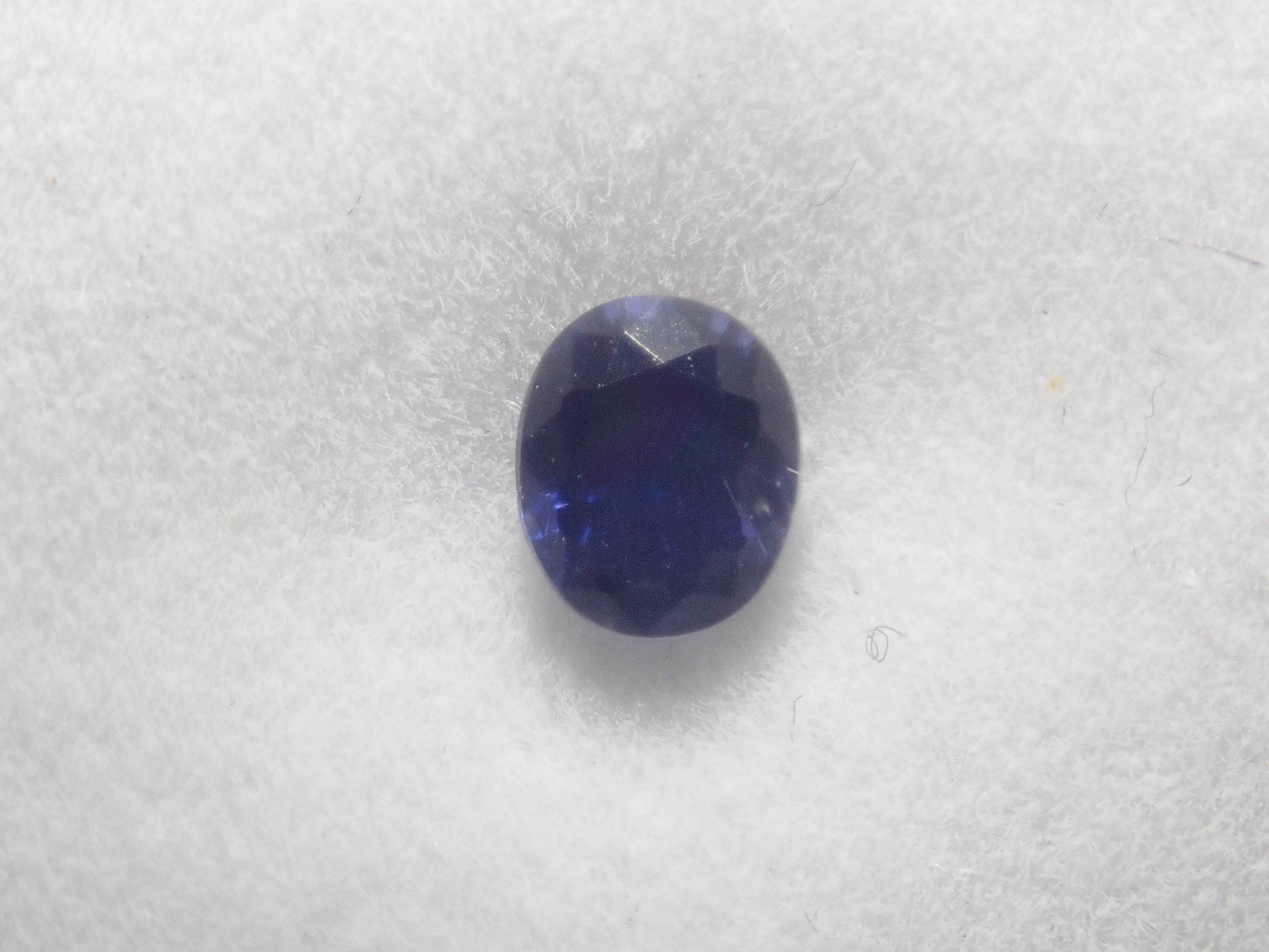 Limited to 10 stones: Madagascar pink sapphire (heart-shaped, including padparadscha color, approximately 3 x 2.3 mm) [Multiple purchase discounts available]