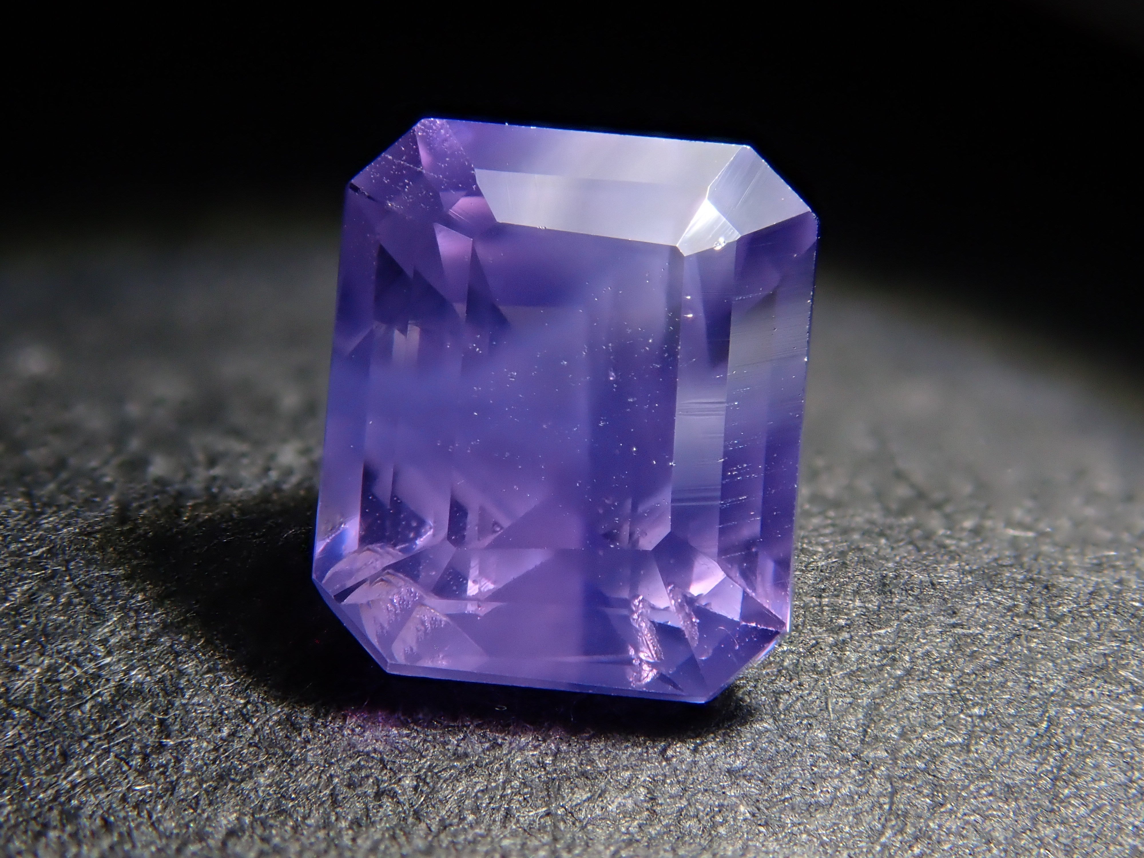 タンザニア産サファイア 0.622ctルース