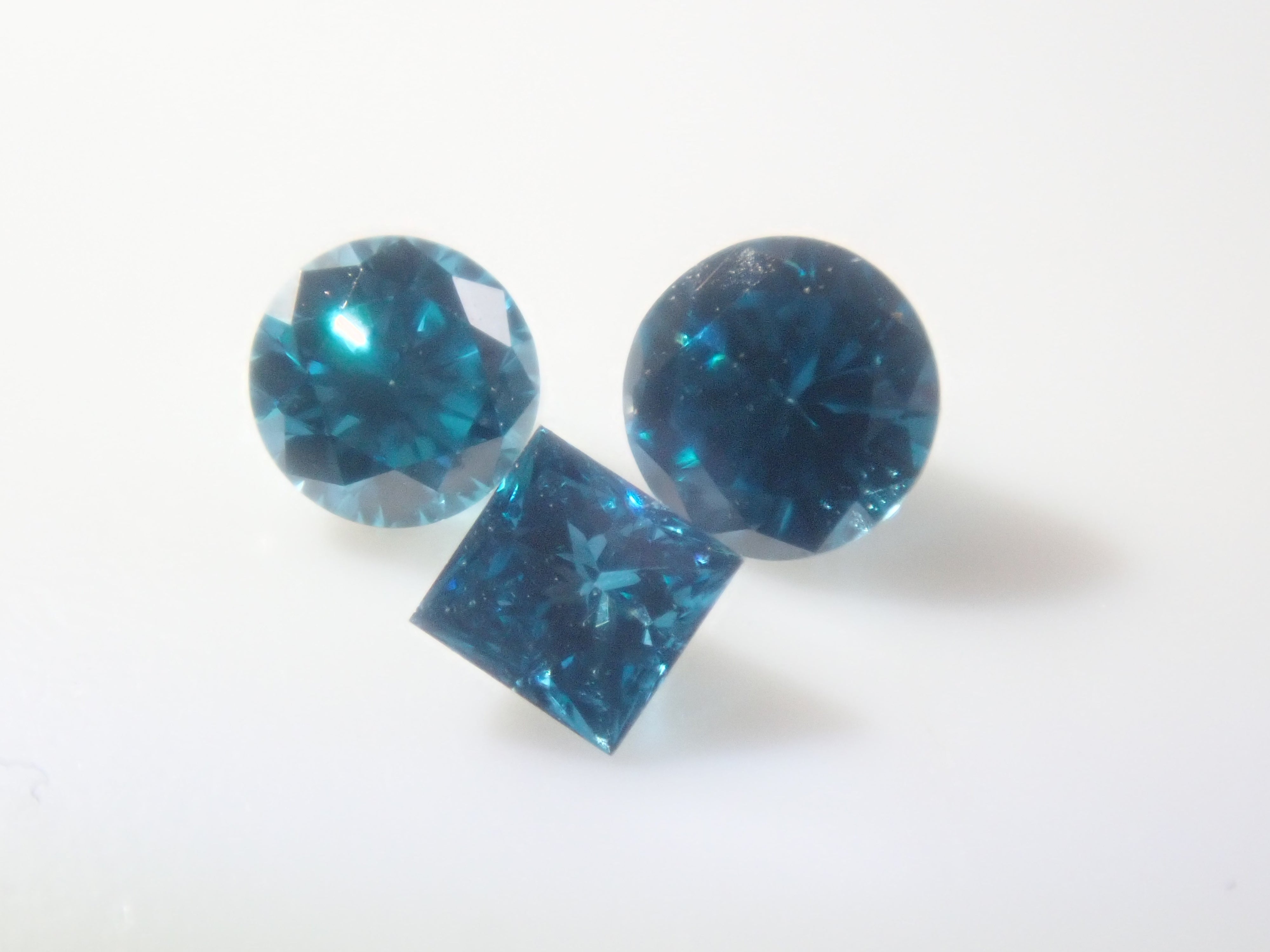 Limited to 10 stones: London Blue Diamond Gacha Loose Stone (including 3.6mm, VS-SI grade equivalent, treated) [Multiple purchase discounts available]