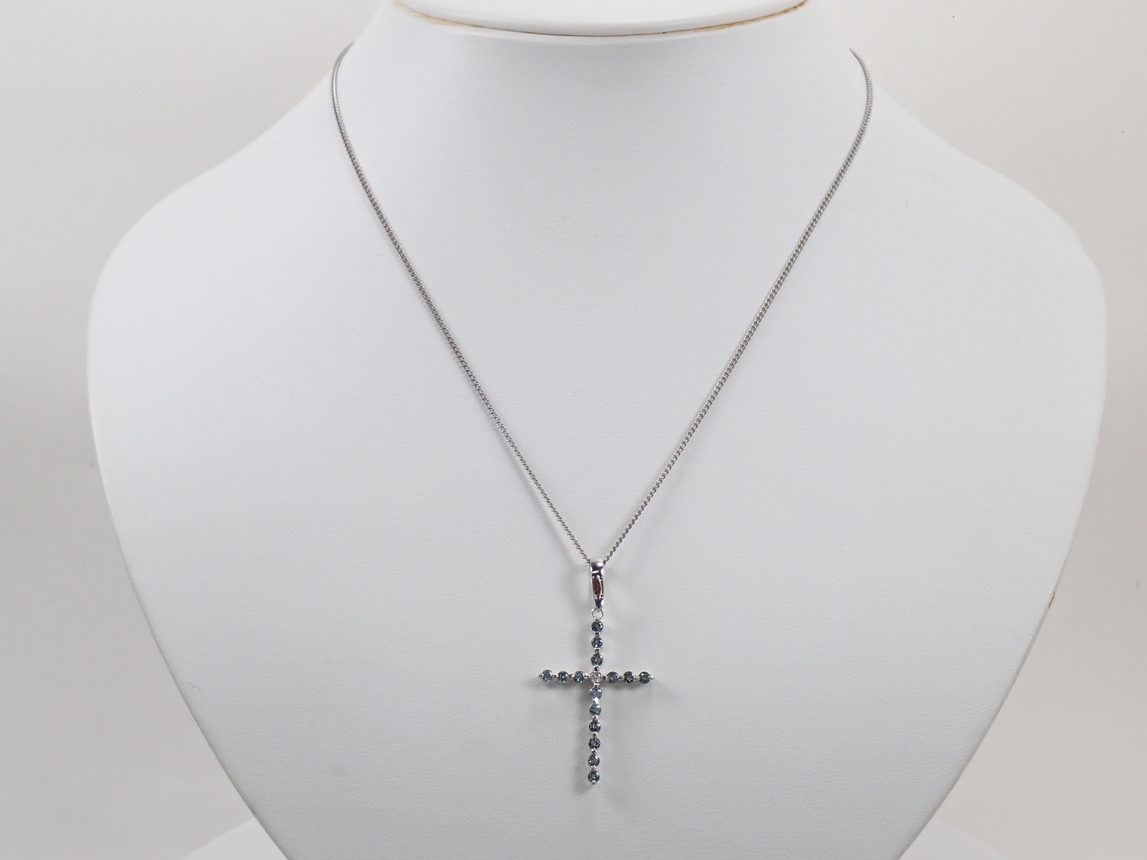【22602715掲載】【カラフリ】K18WG アレキサンドライト 0.64ct ダイヤモンド0.04ctペンダントトップ（ネックレストップ）鑑別書