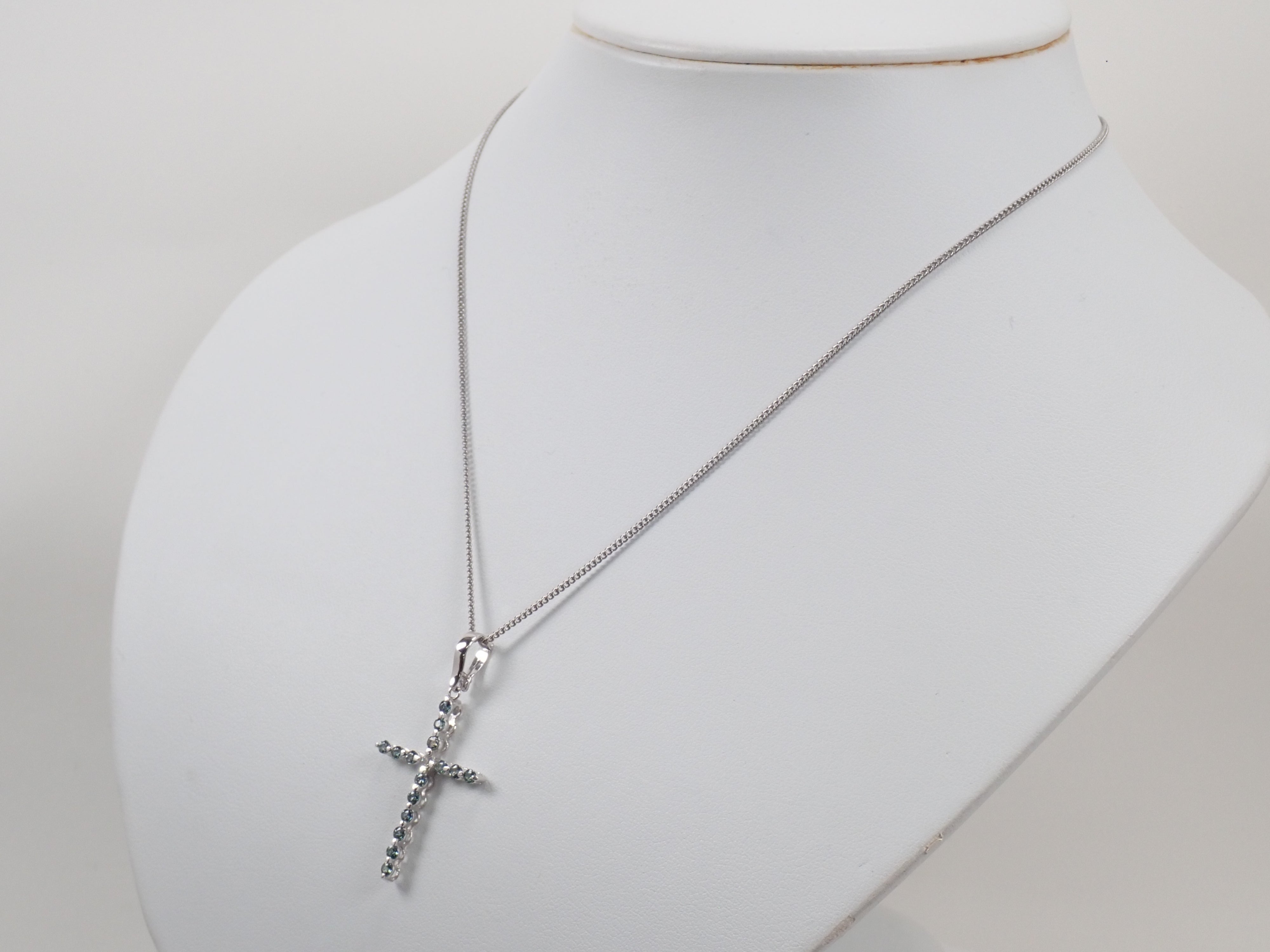 【22602715掲載】【カラフリ】K18WG アレキサンドライト 0.64ct ダイヤモンド0.04ctペンダントトップ（ネックレストップ）鑑別書