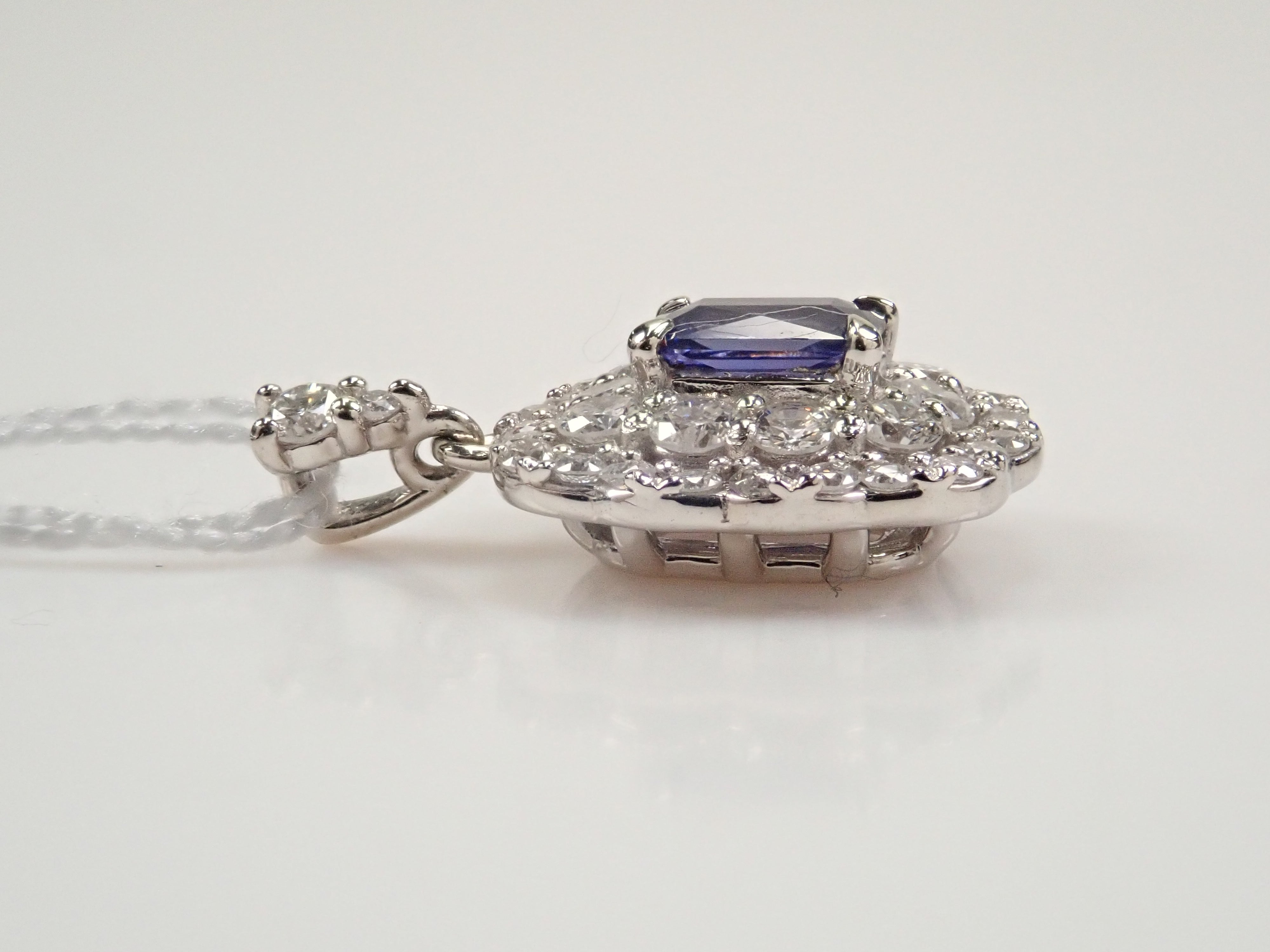 【22602496掲載】Pt950 パープルサファイア 0.247ct ペンダントトップ（ネックレストップ）