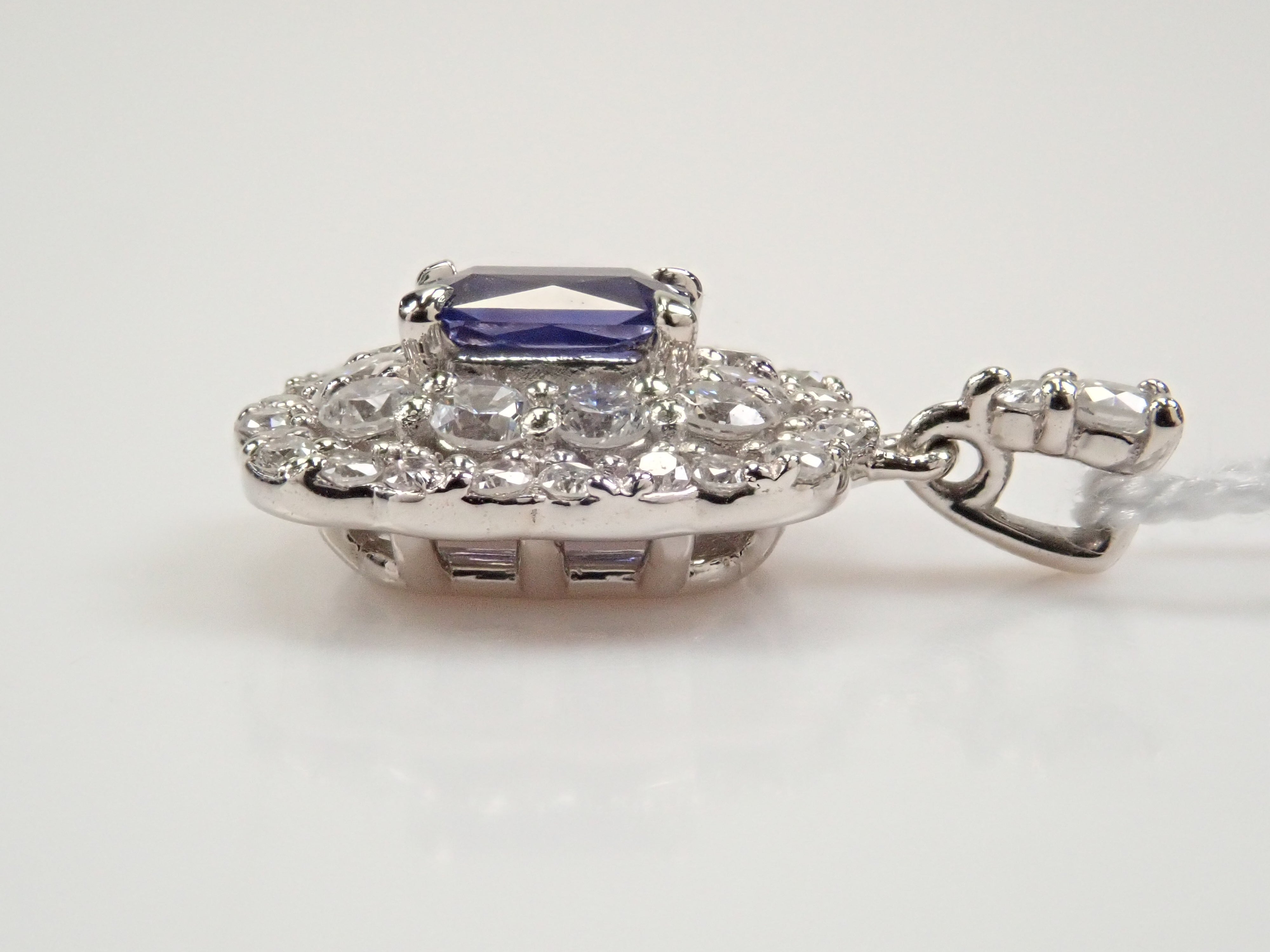 【22602496掲載】Pt950 パープルサファイア 0.247ct ペンダントトップ（ネックレストップ）