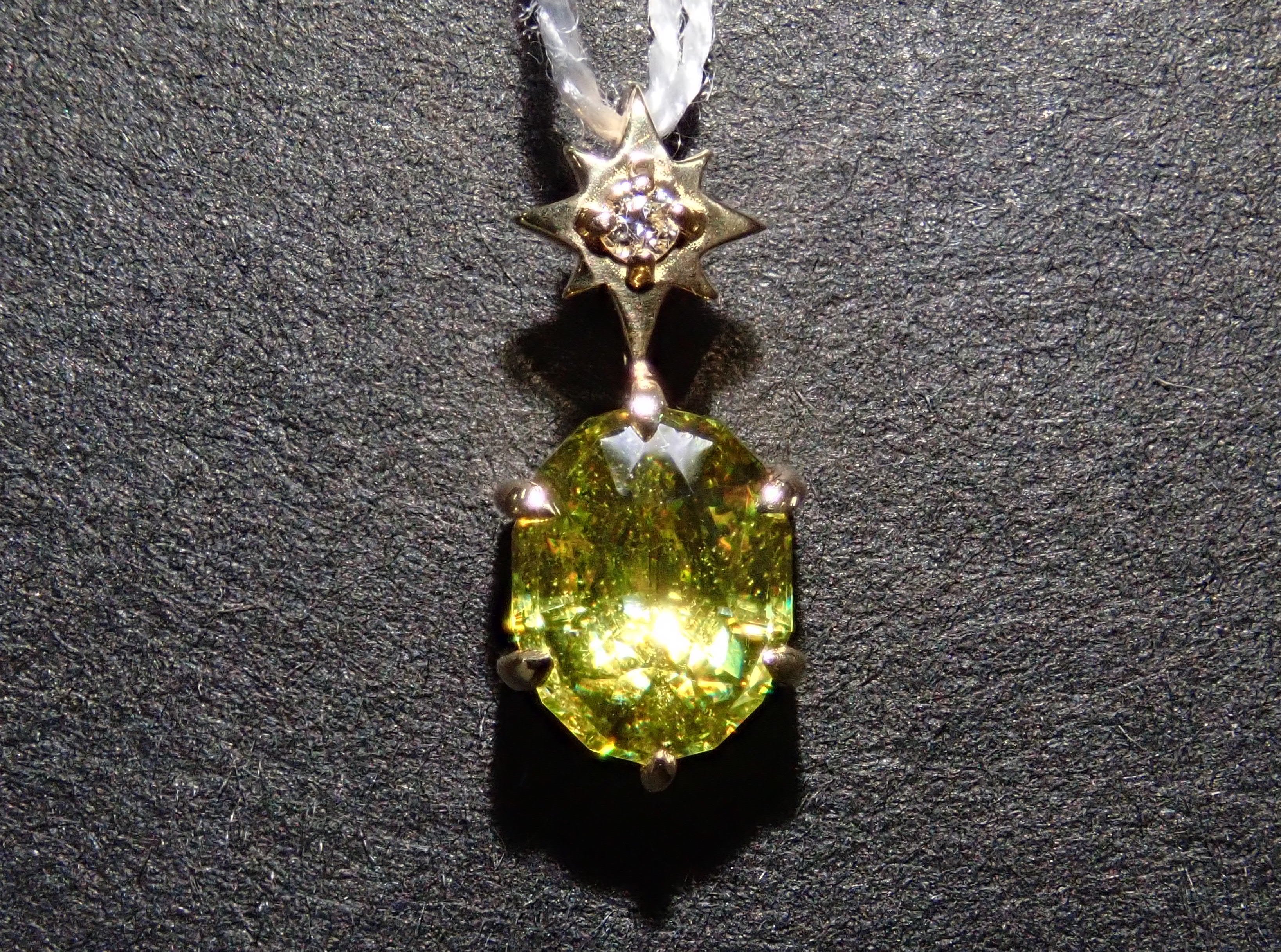【10/13 22時販売】K18YGマダガスカル産スフェーン 0.597ct ペンダントトップ（ネックレストップ）