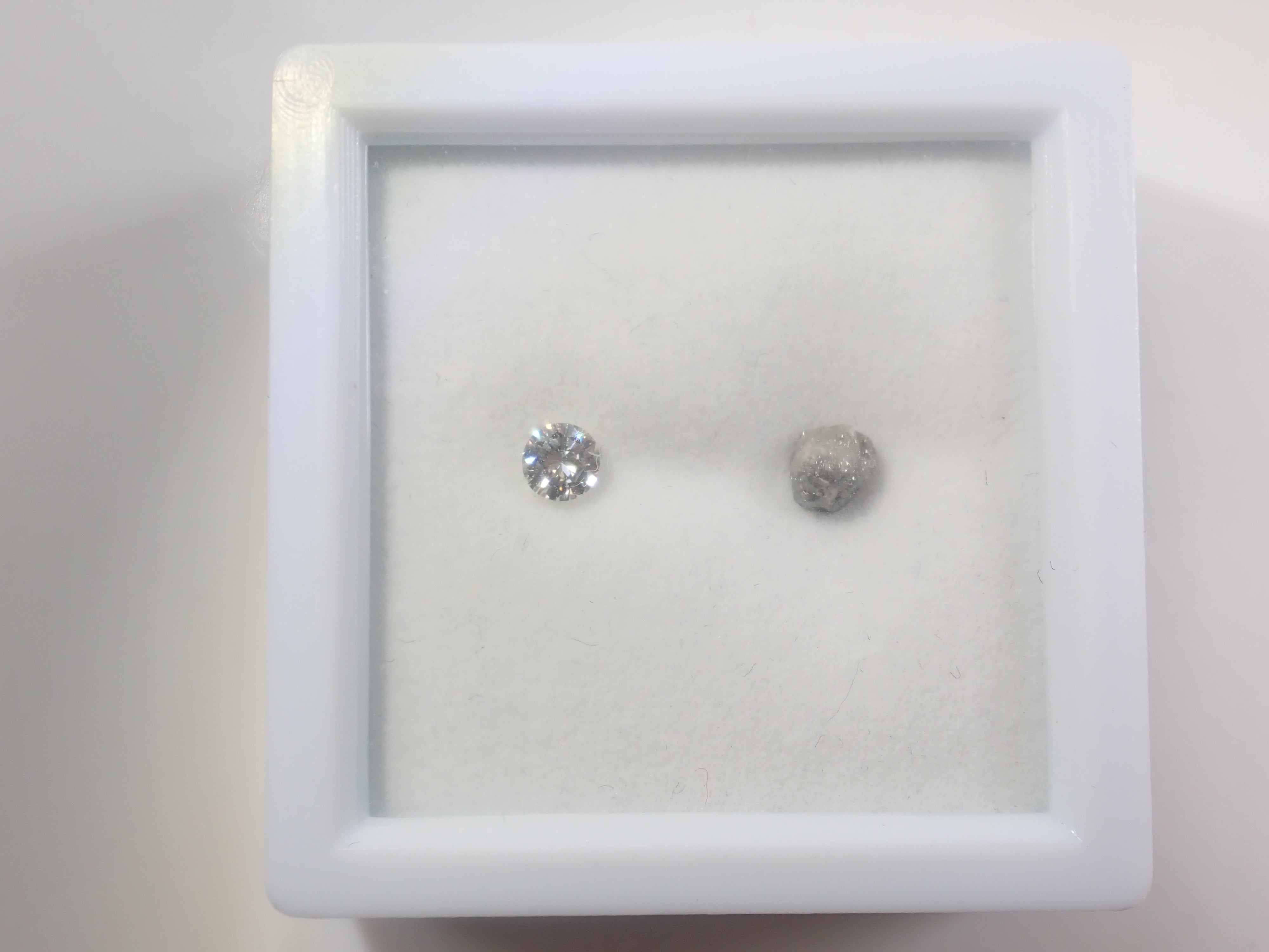 【8/23 22時販売】《限定13セット》0.2ct/VSダイヤモンド含むダイヤ原石＆ルース2石セットのダイヤガチャ《複数購入割引有》
