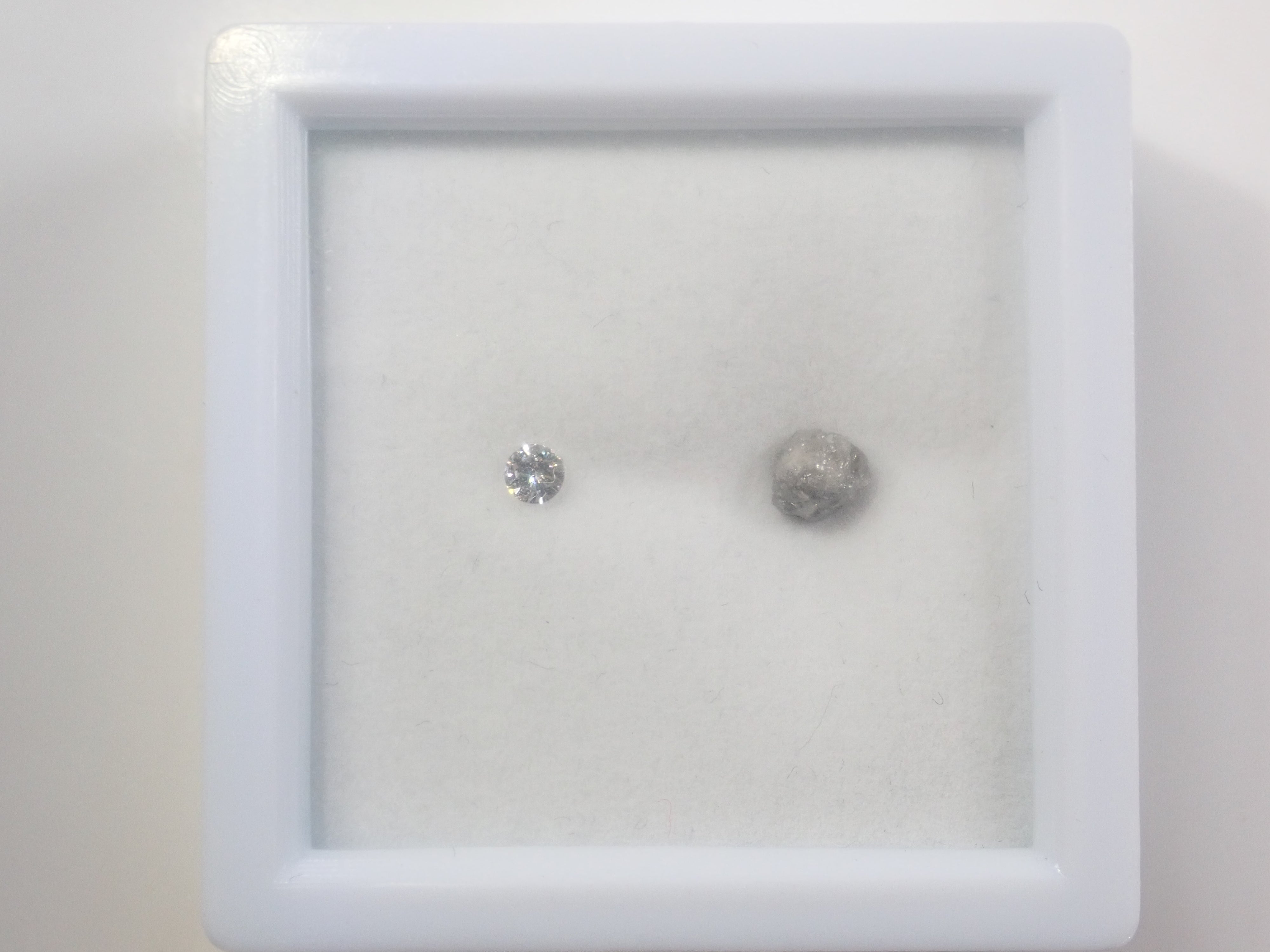 【8/23 22時販売】《限定13セット》0.2ct/VSダイヤモンド含むダイヤ原石＆ルース2石セットのダイヤガチャ《複数購入割引有》