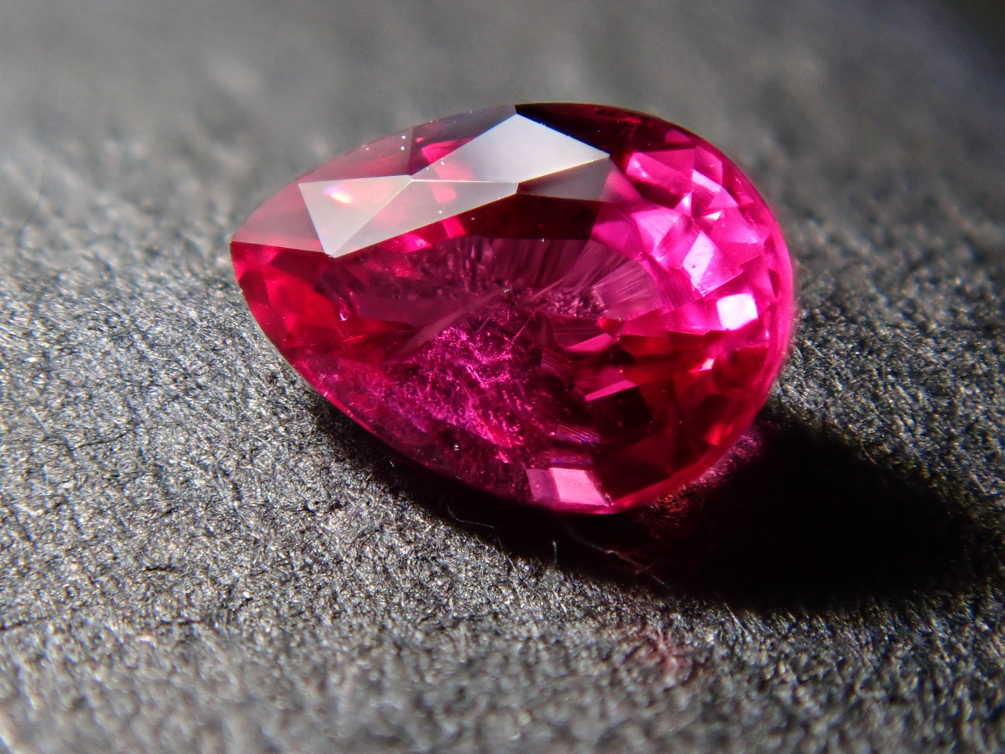 ビルマ産非加熱ルビー1.18ダイヤモンド0.7 GIA GRL ソーティング付 ビルマ産非加熱ルビー1.18ダイヤモンド0.7 GIA GRL ソーティング付