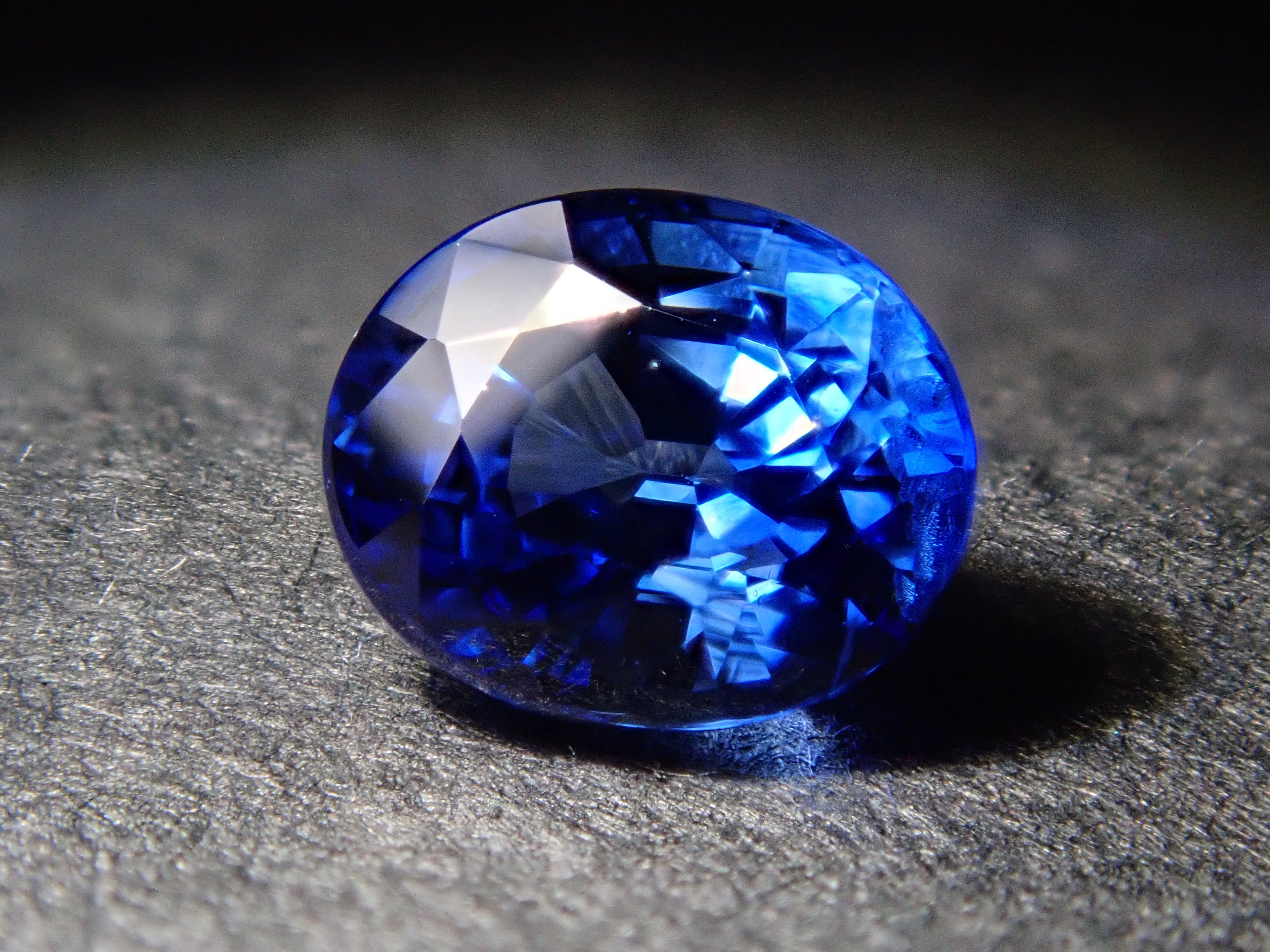 コーンフラワーブルーサファイア 0.680ctルース