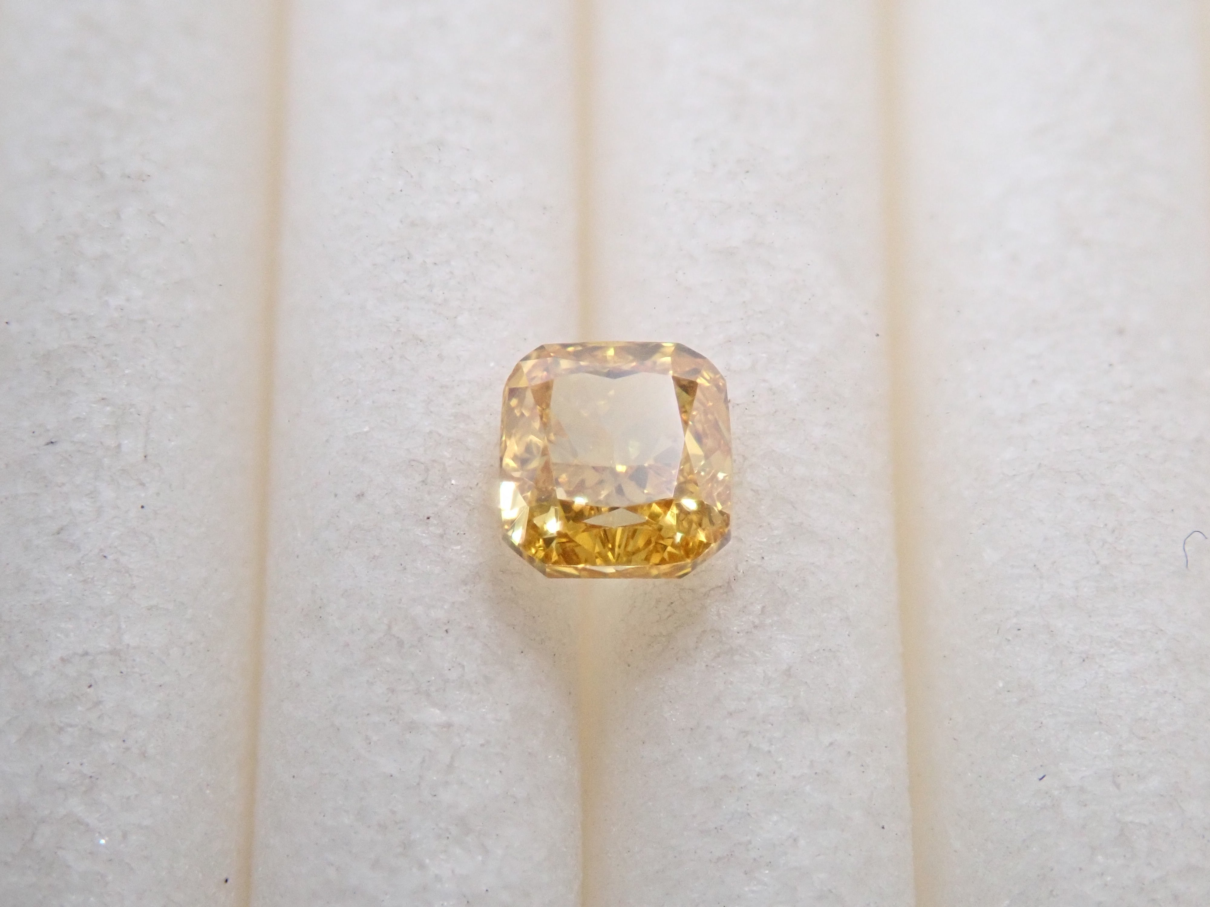 【9/12 22時販売】イエローダイヤモンド 0.212ctルース(FANCY DEEP ORANGY YELLOW, VS1)