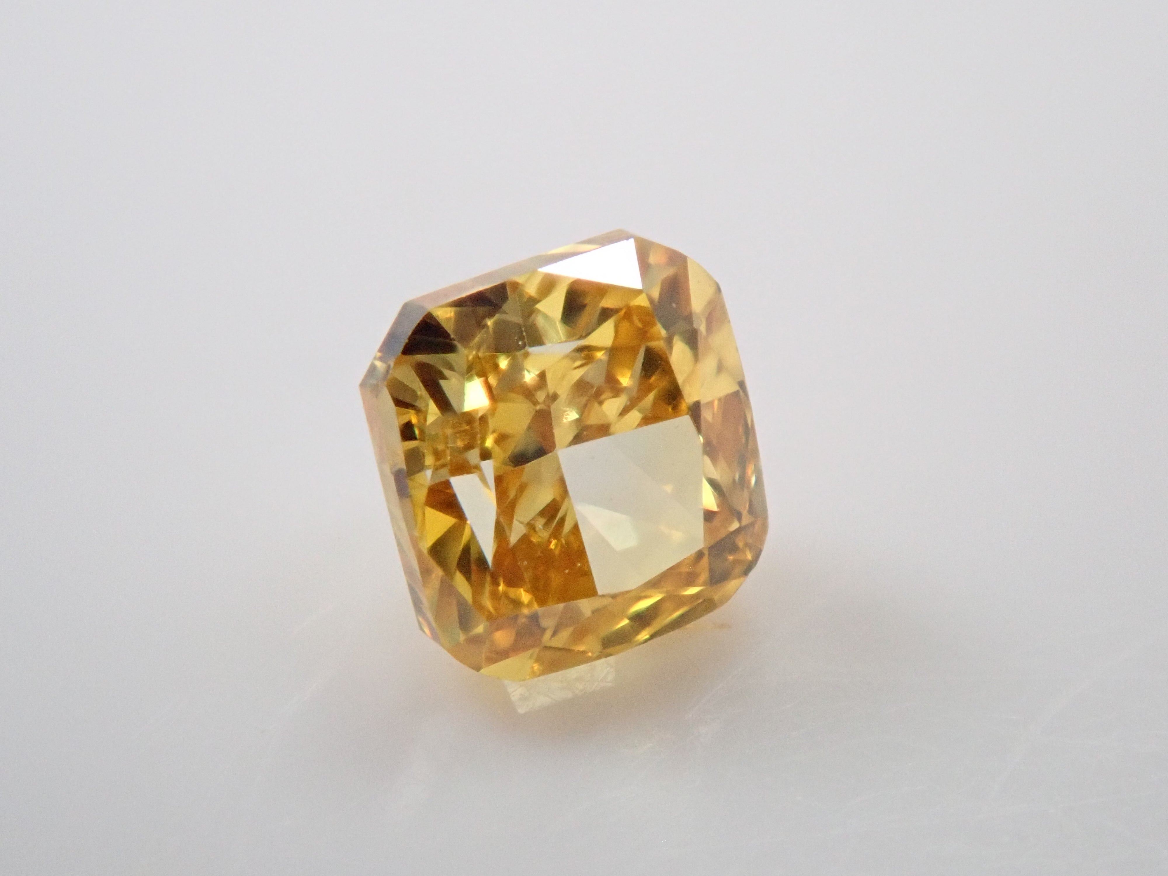 【9/12 22時販売】イエローダイヤモンド 0.212ctルース(FANCY DEEP ORANGY YELLOW, VS1)