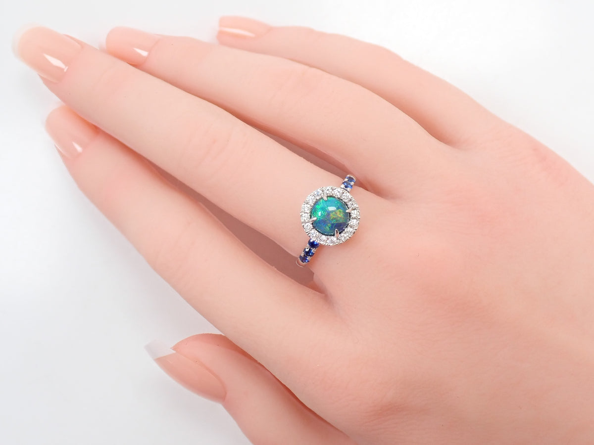 【22602561刊載】K18WG 黑歐泊 1.09ct 藍寶石 0.24ct 戒指附鑑定書