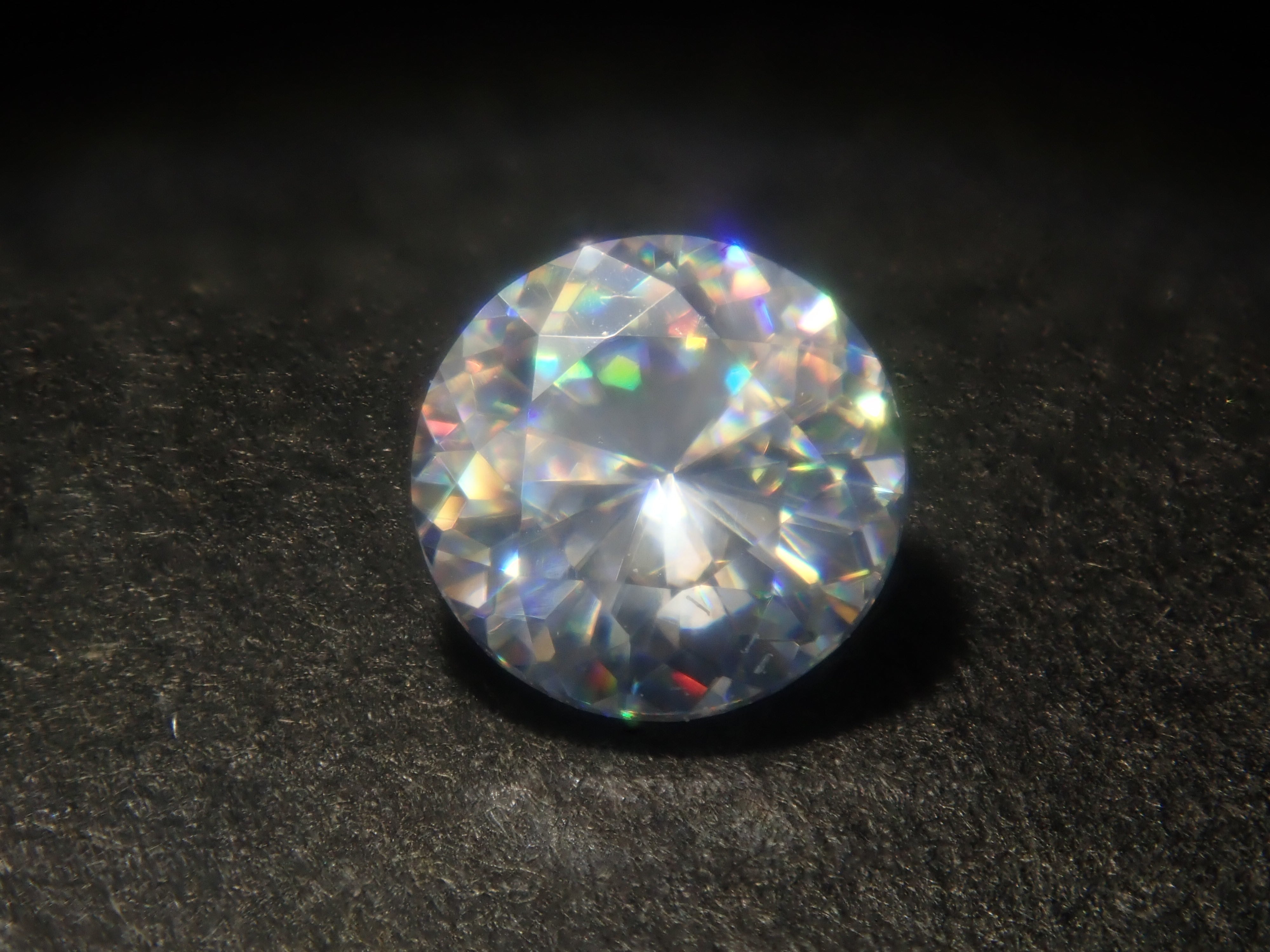 【9/3 22時販売】合成ルチル 3.8mm/0.278ctルース
