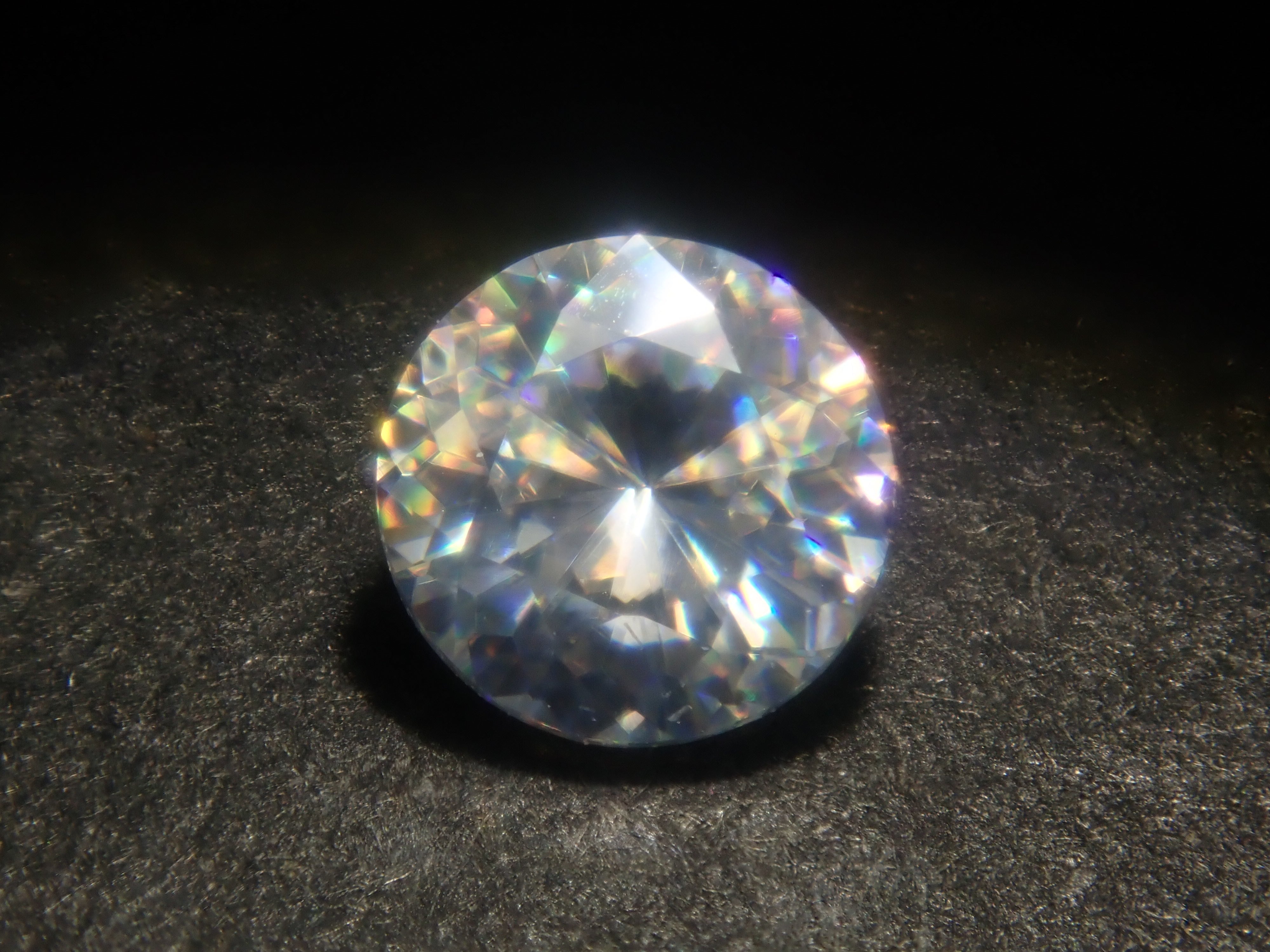 【9/3 22時販売】合成ルチル 3.8mm/0.278ctルース