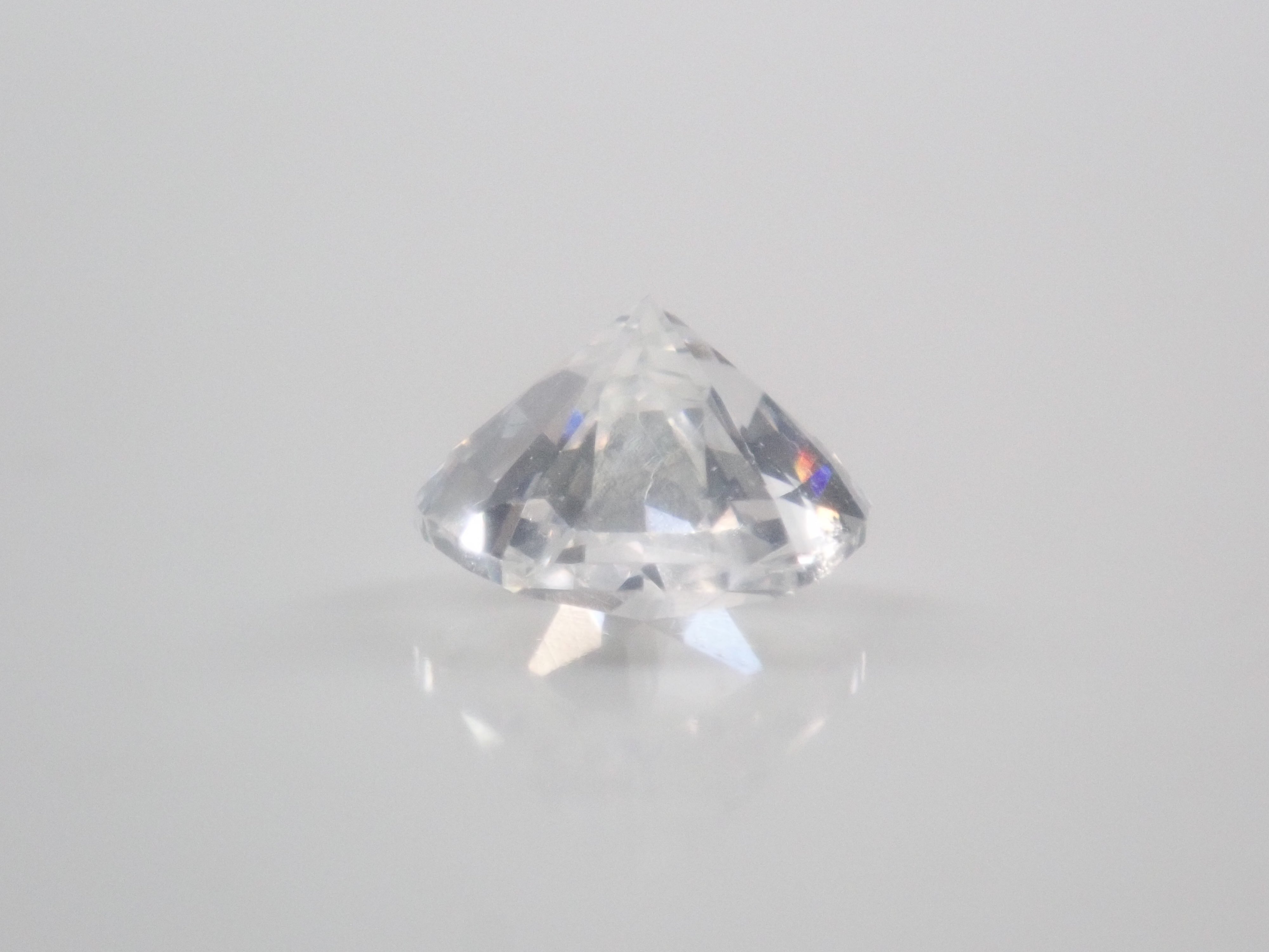 【9/3 22時販売】YAG（イットリウムアルミニウムガーネット） 5.7mm/0.992ctルース