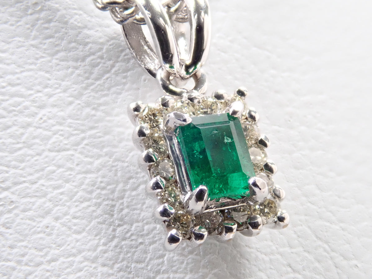 【10/13 22時販売】【カラフリ】K18WG エメラルド0.15ct・ダイヤモンド0.12ctペンダントトップ（ネックレストップ）鑑別書