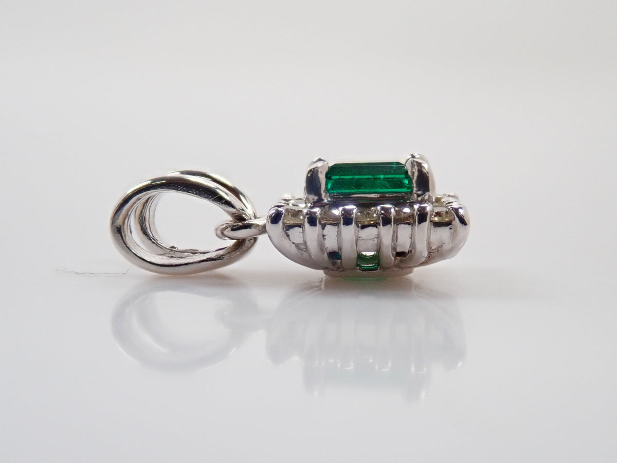 【10/13 22時販売】【カラフリ】K18WG エメラルド0.15ct・ダイヤモンド0.12ctペンダントトップ（ネックレストップ）鑑別書