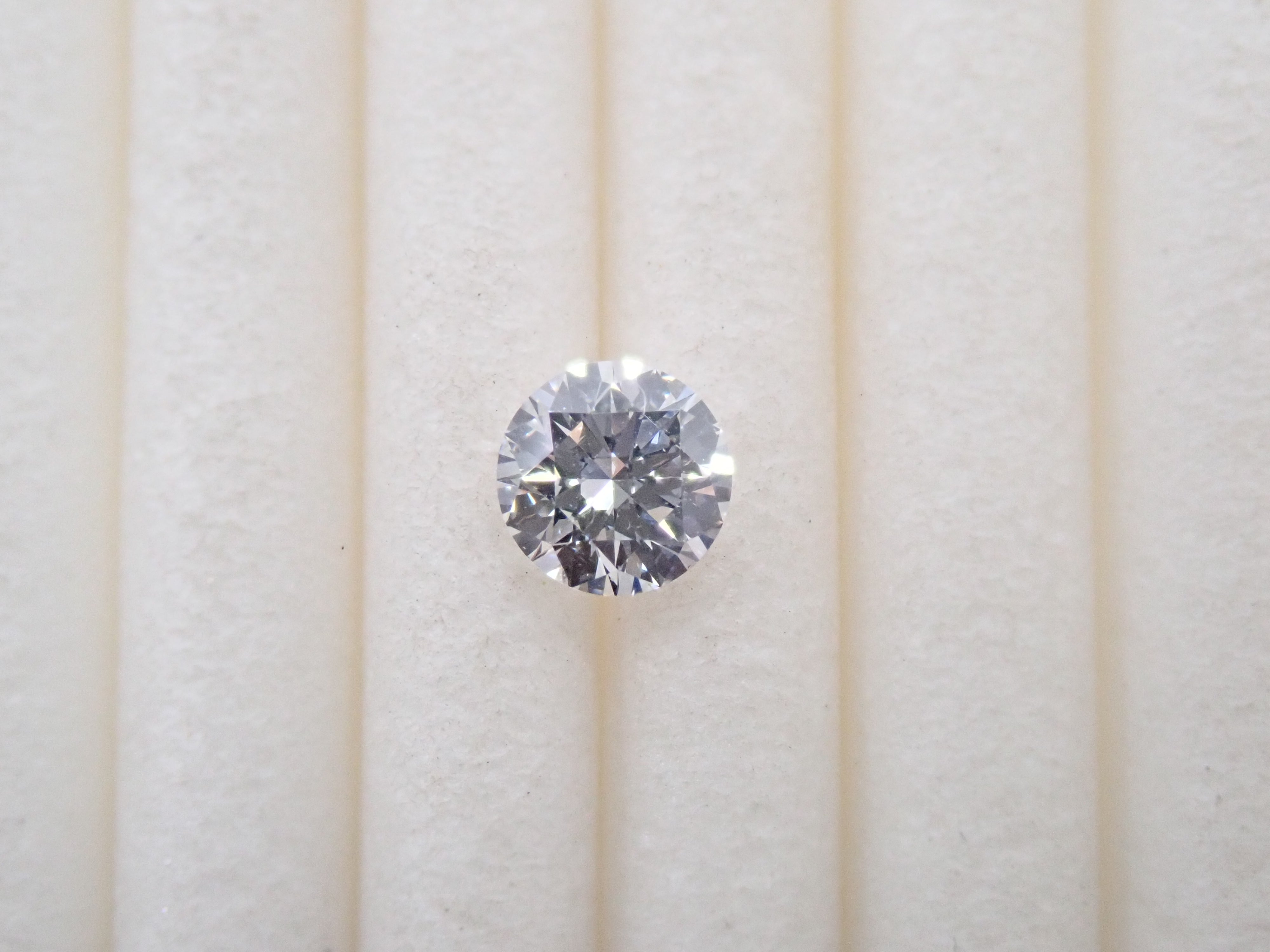 【9/4(金)AM10時〆：抽選販売_08】インターナリーフローレスダイヤモンド（H&C） 4.0mm/0.245ctルース(D, IF, 3Excellent H&C)