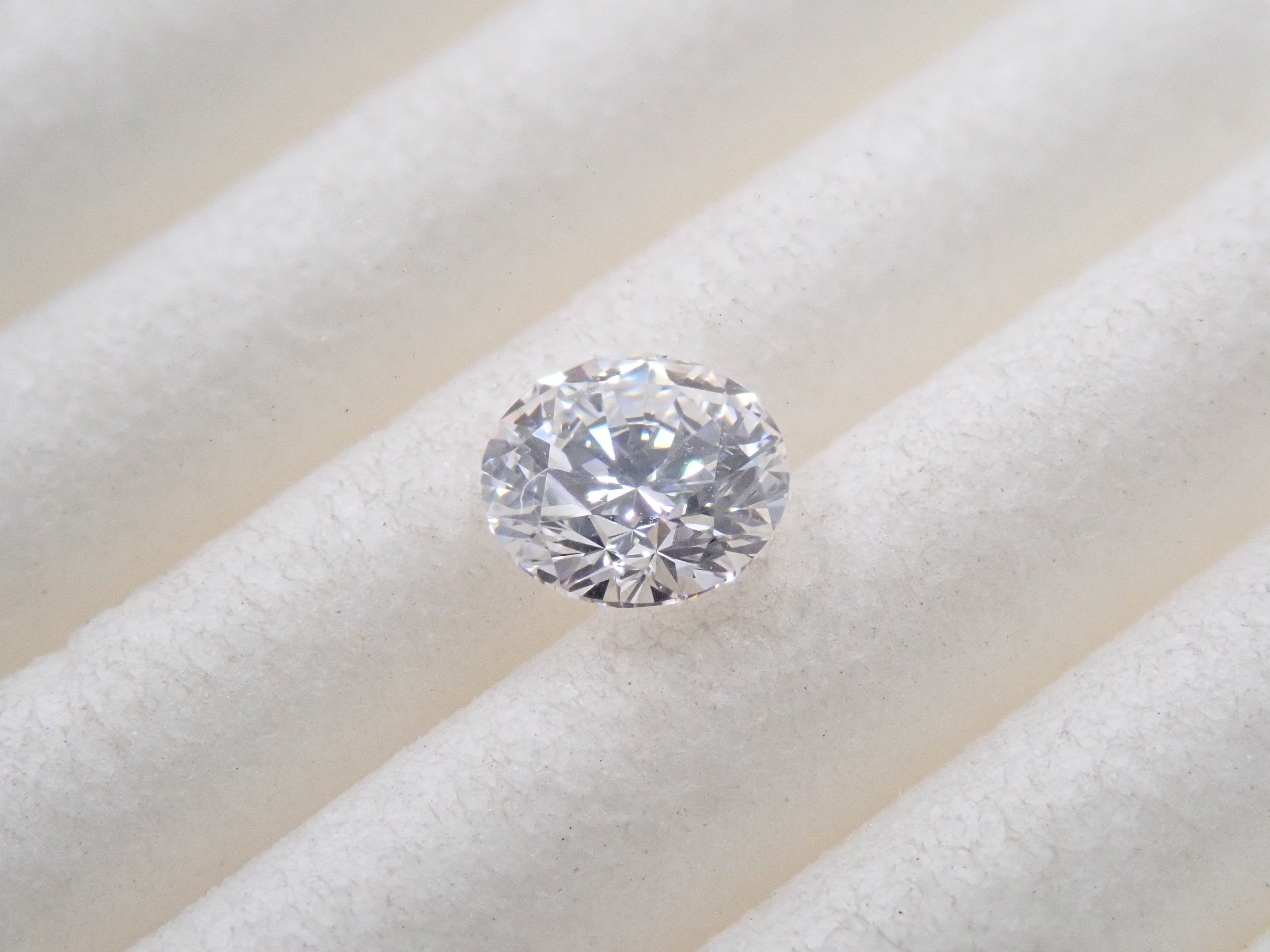 【9/4(金)AM10時〆：抽選販売_08】インターナリーフローレスダイヤモンド（H&C） 4.0mm/0.245ctルース(D, IF, 3Excellent H&C)