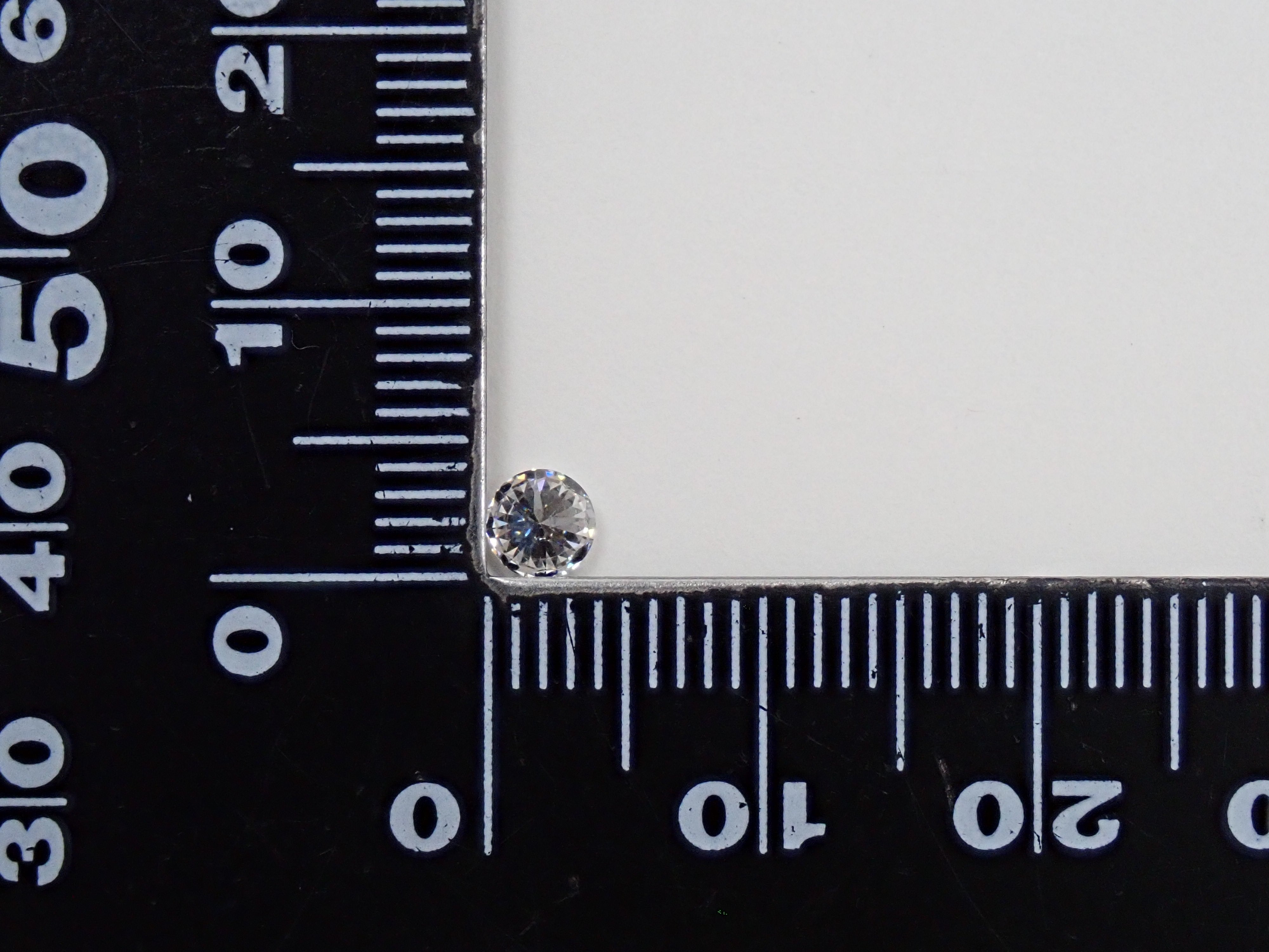 【9/4(金)AM10時〆：抽選販売_08】インターナリーフローレスダイヤモンド（H&C） 4.0mm/0.245ctルース(D, IF, 3Excellent H&C)