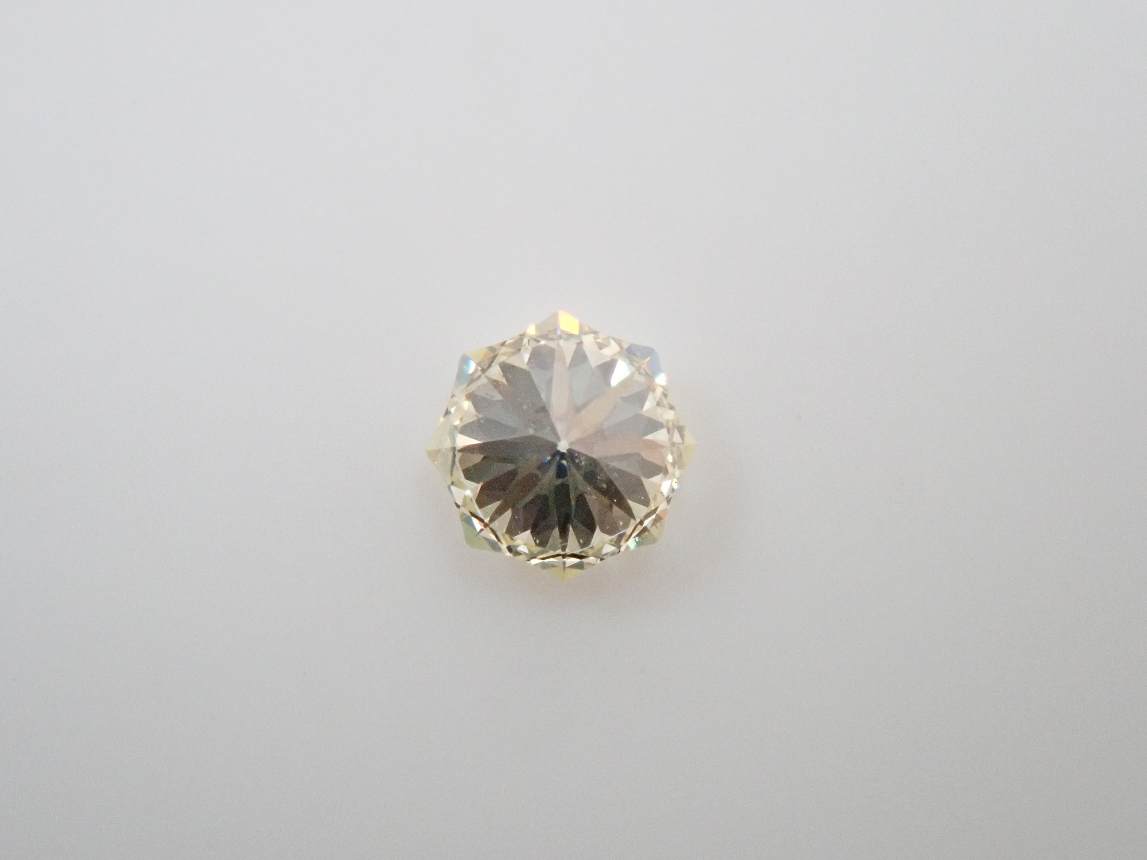 【32501959掲載】イエローダイヤモンド 0.270ctルース(UNDER N(VERY LIGHT YELLOW), SI-2)