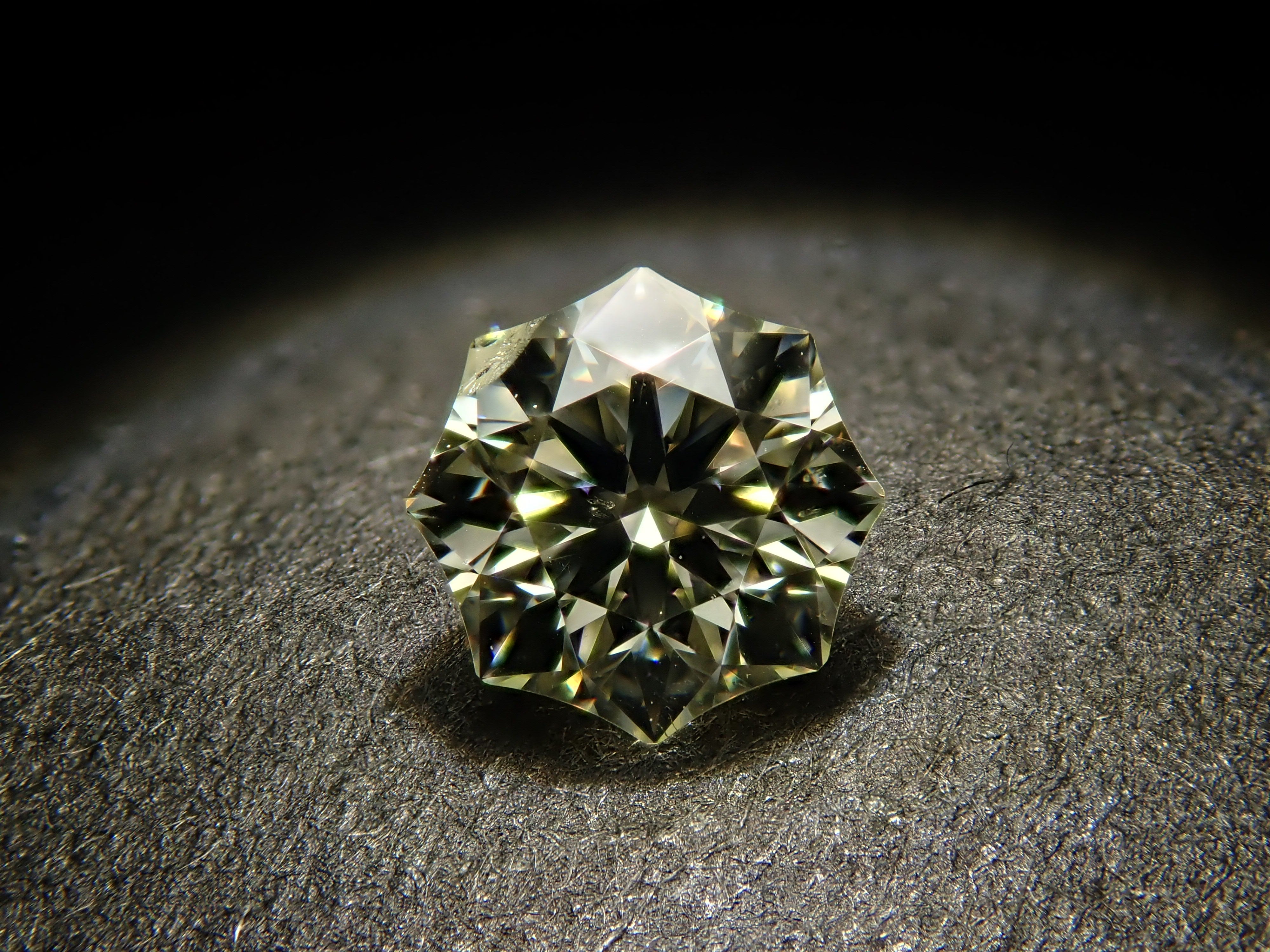 【32501959掲載】イエローダイヤモンド 0.270ctルース(UNDER N(VERY LIGHT YELLOW), SI-2)
