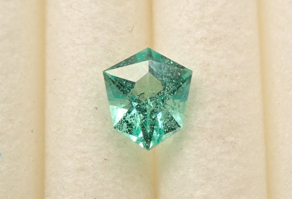 ザンビア産エメラルド 0.135ctルース