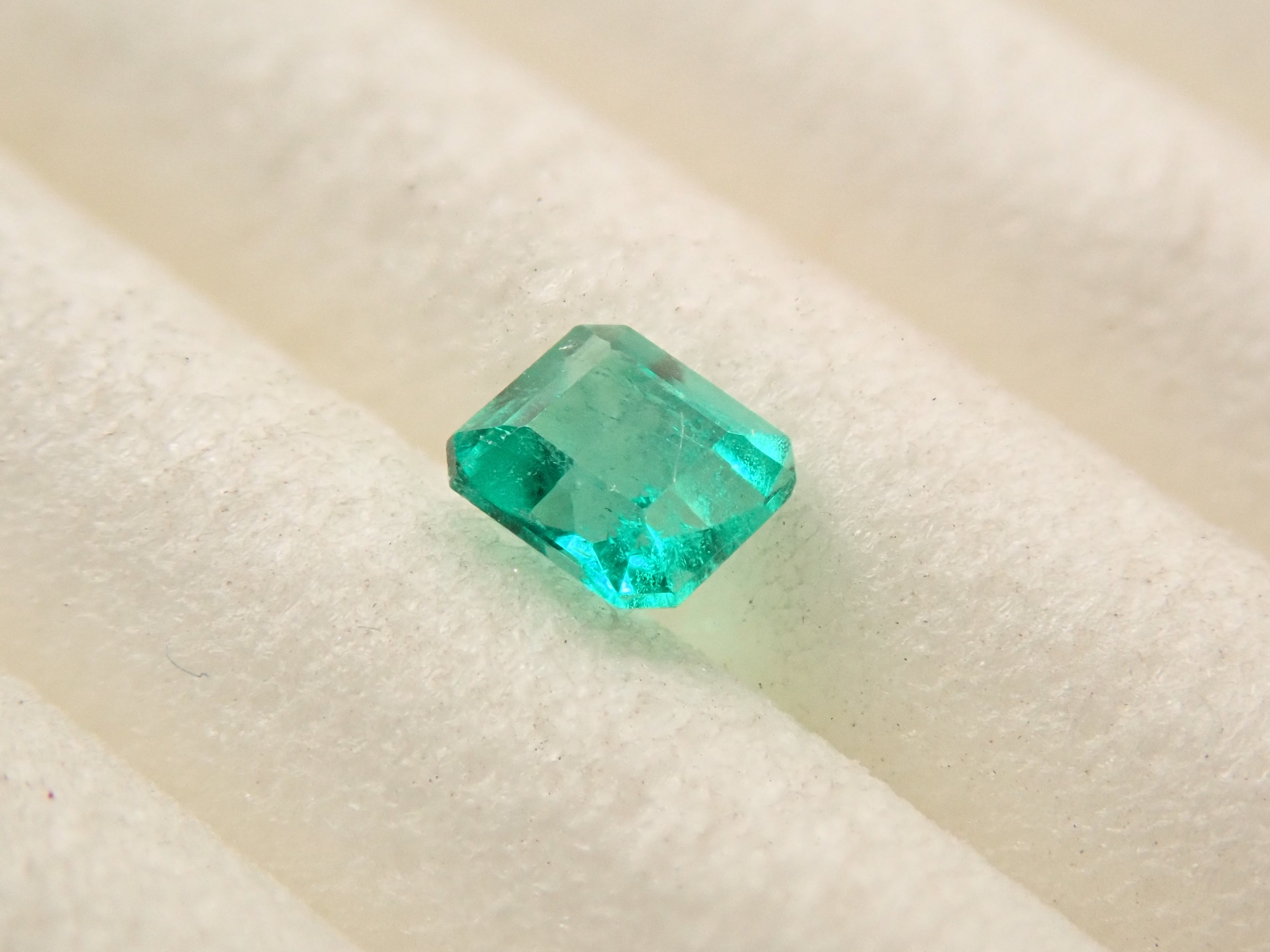 コロンビア産エメラルド 0.091ctルース