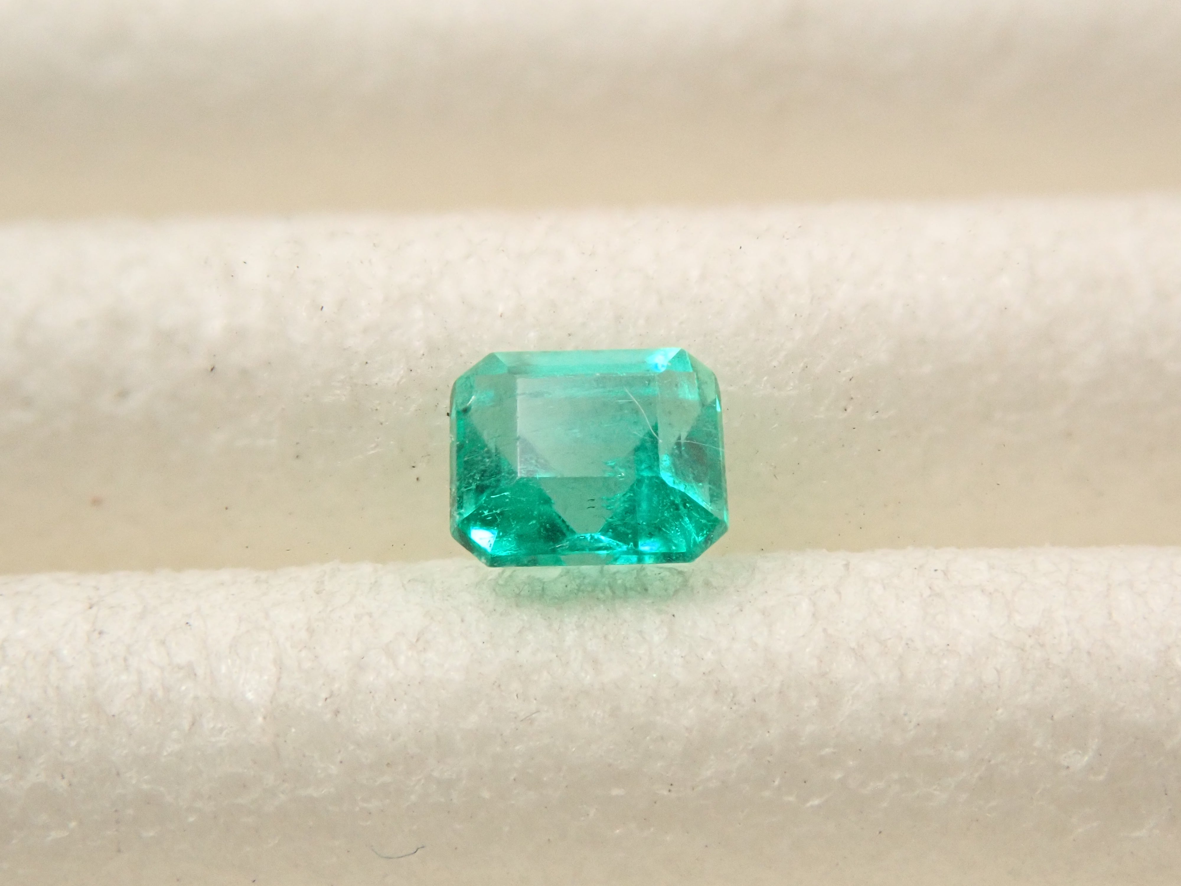 コロンビア産エメラルド 0.091ctルース