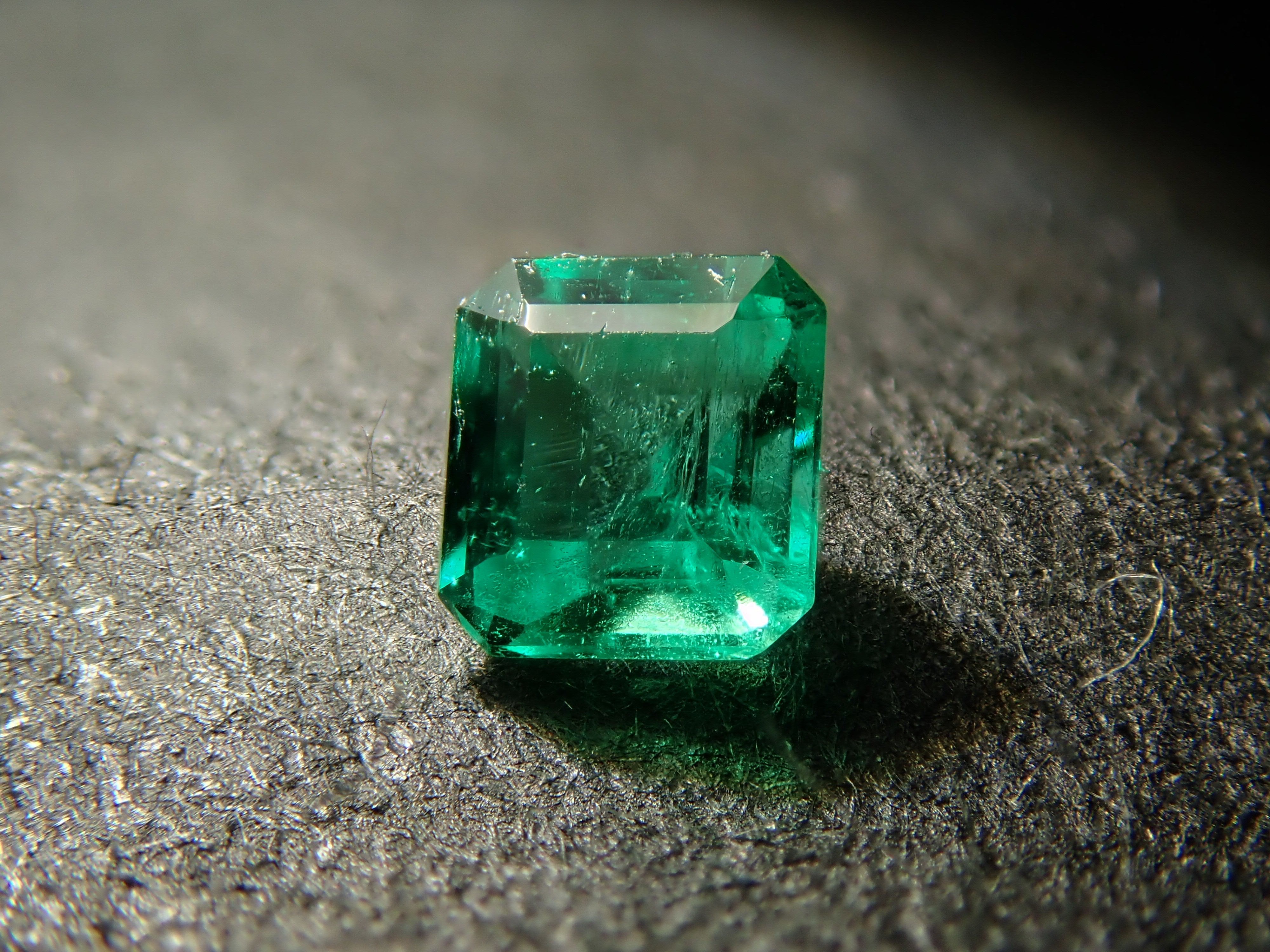 コロンビア産エメラルド 0.091ctルース