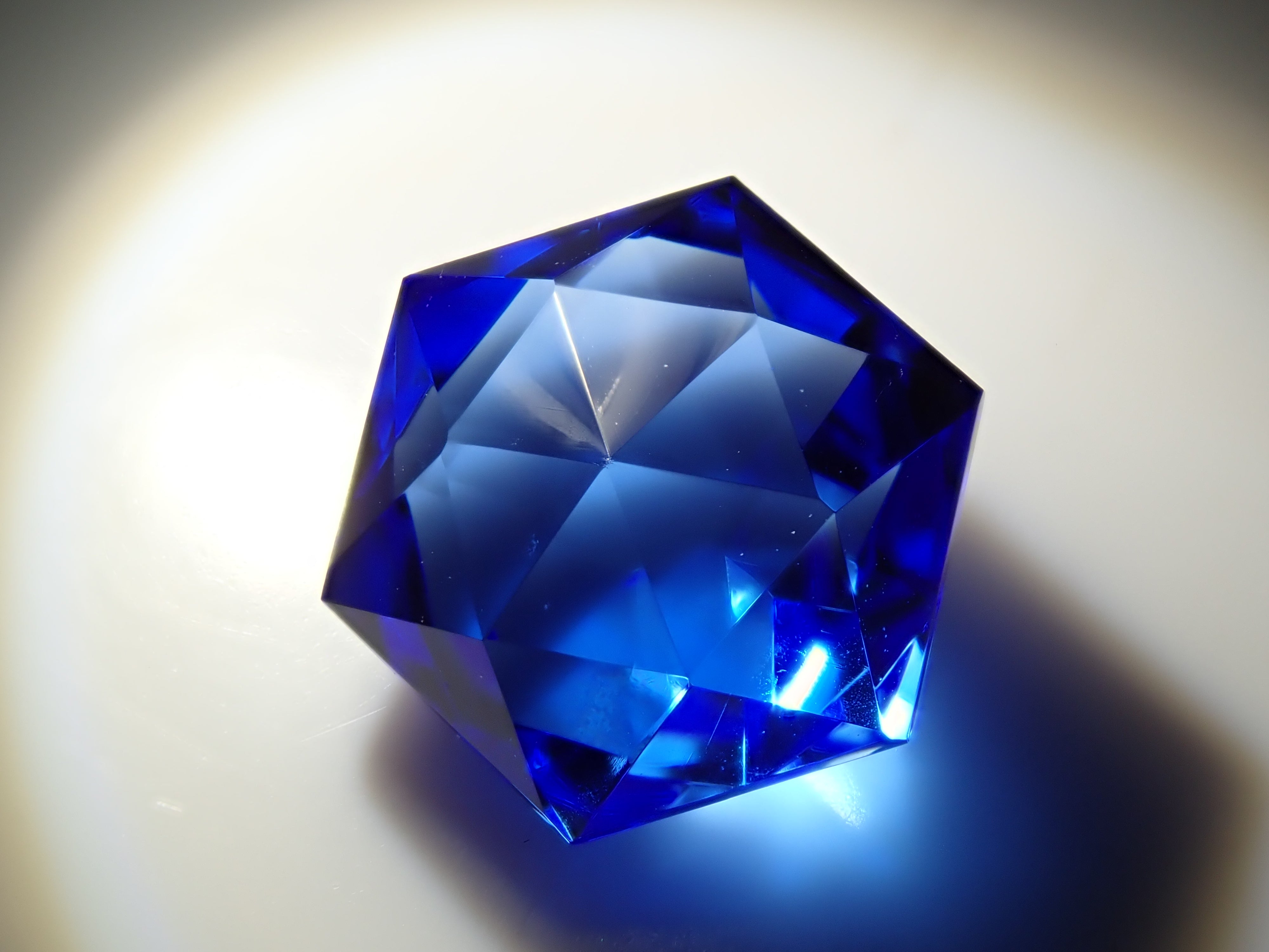 【12557150掲載】シベリアンブルークォーツ（合成クォーツ） 5.794ctルース