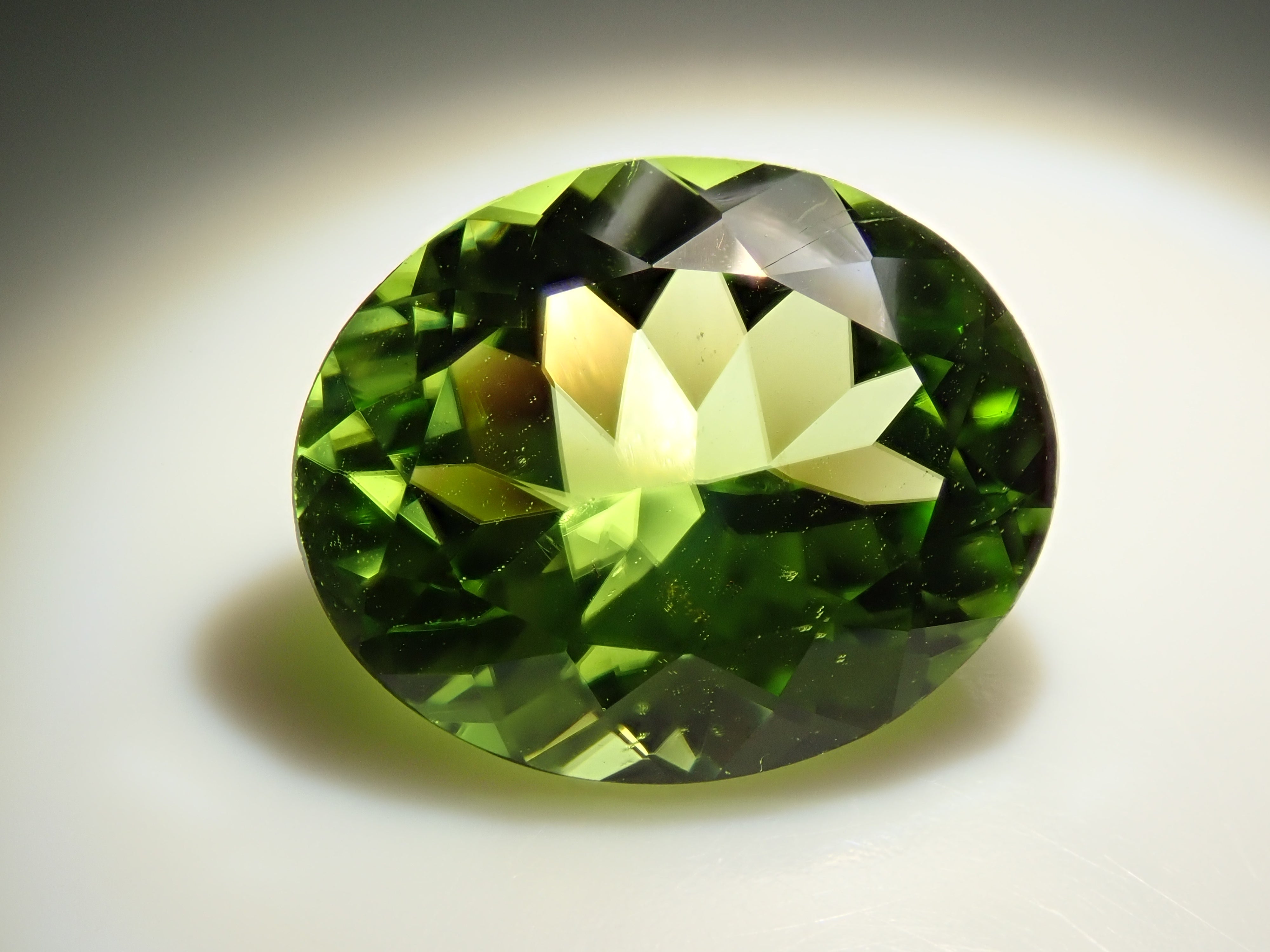 ペリドット 3.309ctルース