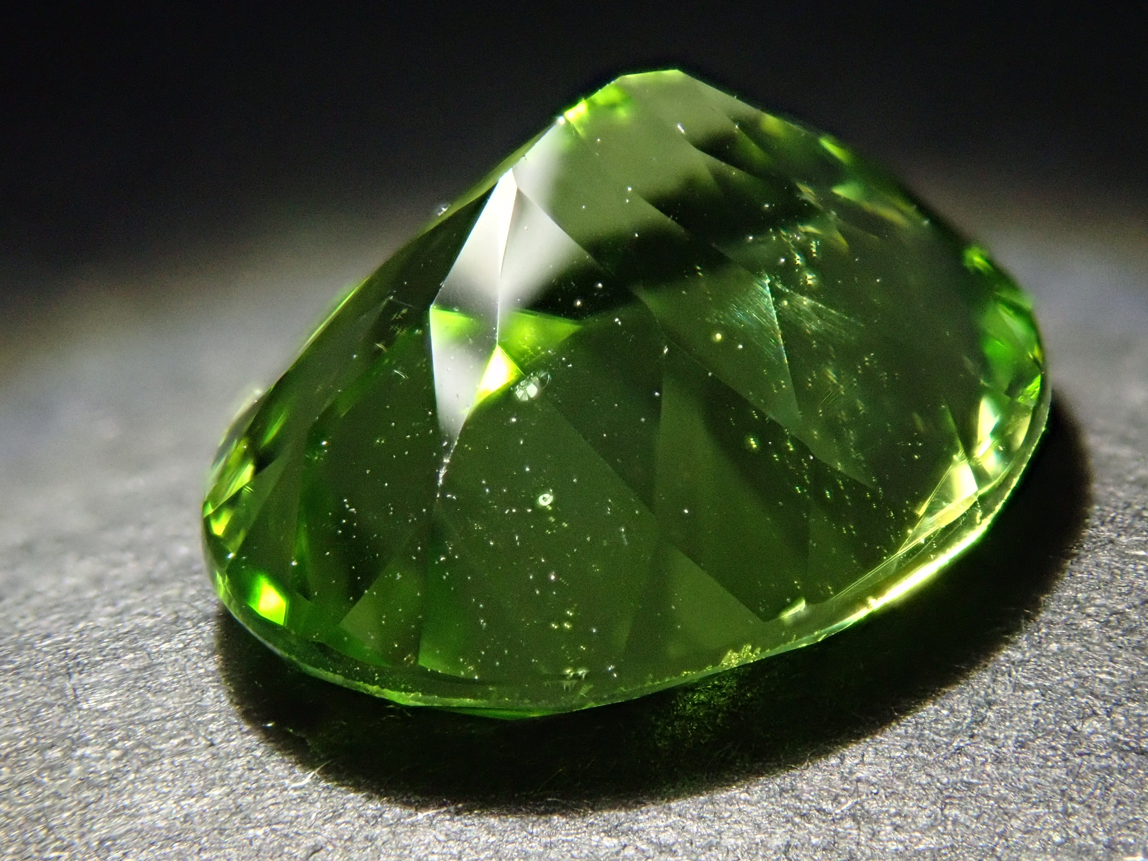 ペリドット 3.309ctルース