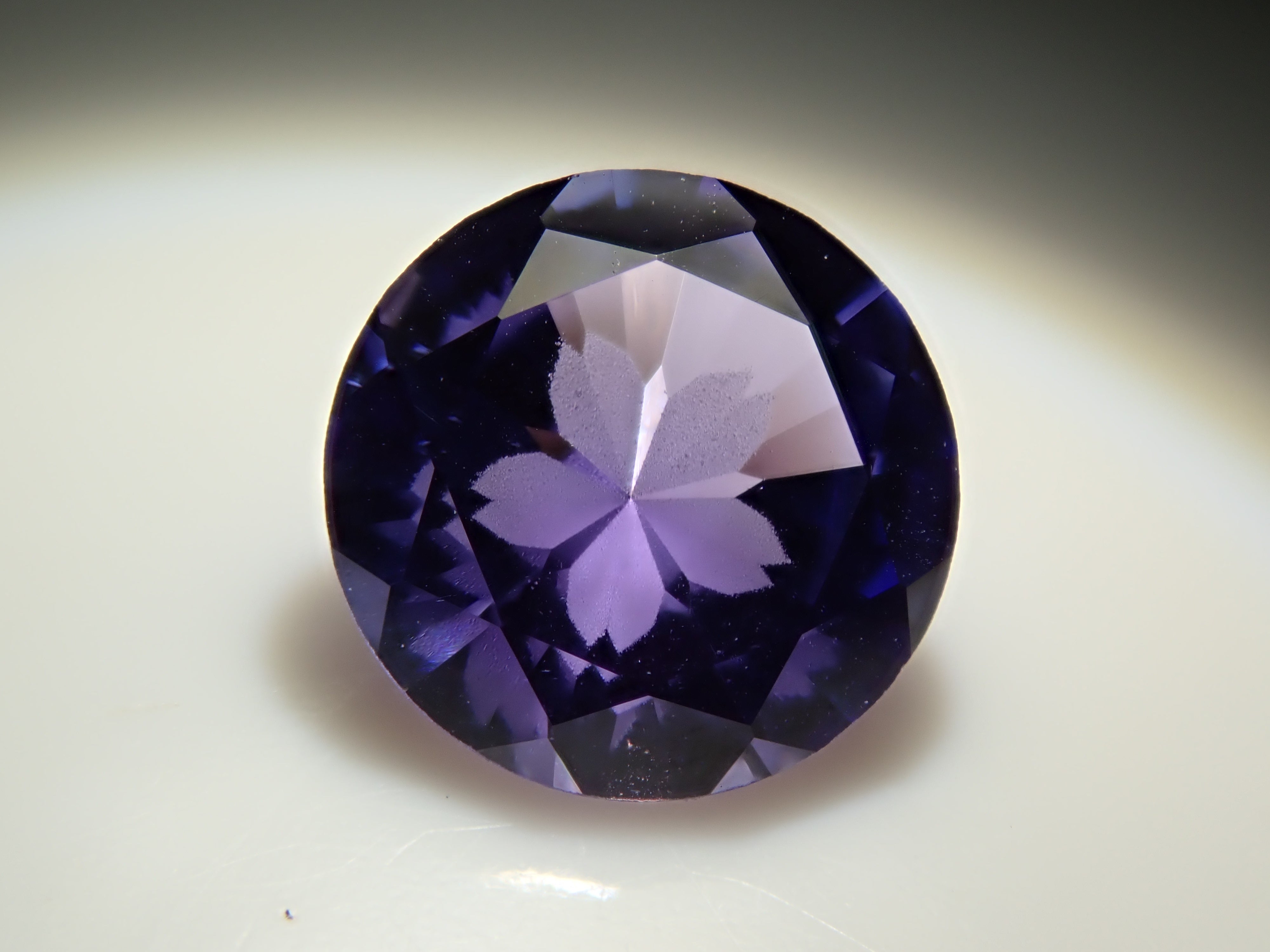 【12557971掲載】タンザニア産タンザナイト 0.774ctルース