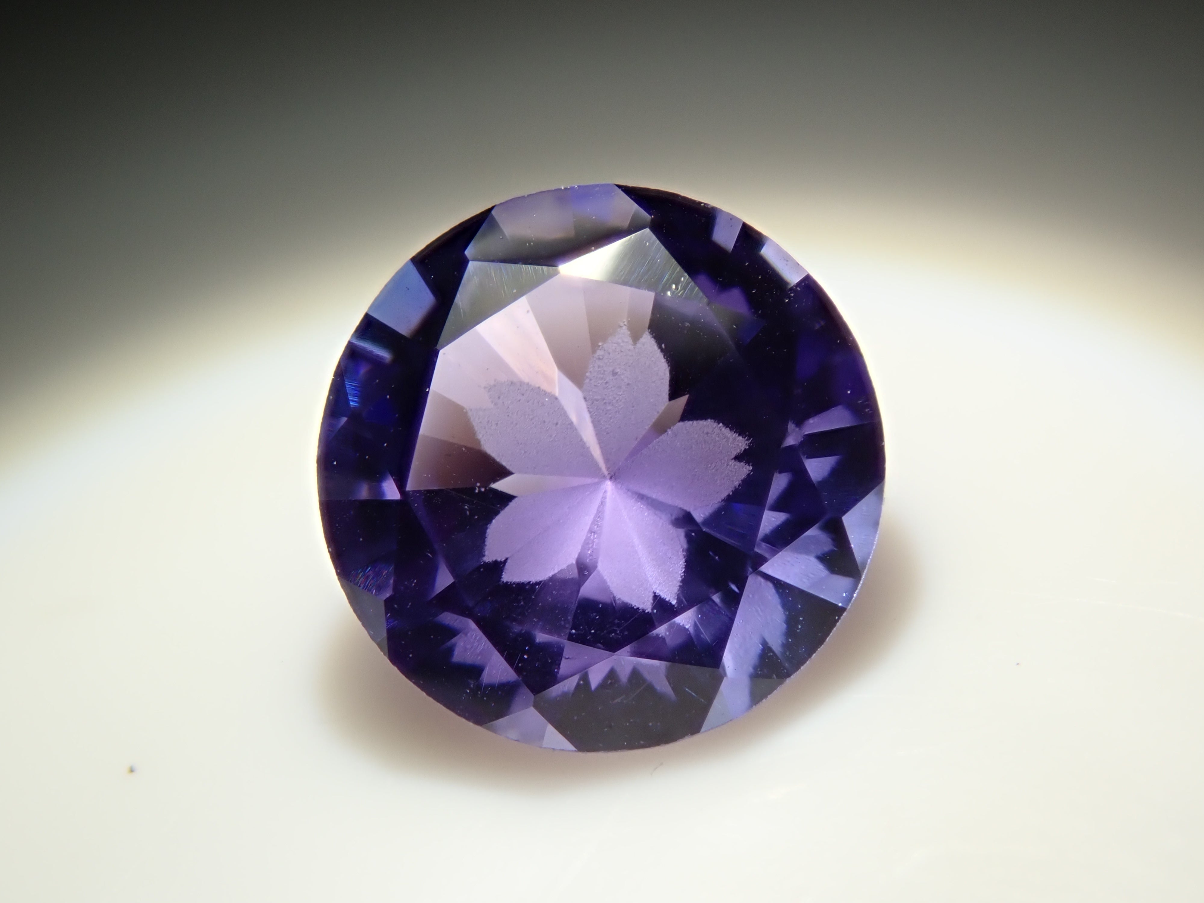 【12557971掲載】タンザニア産タンザナイト 0.774ctルース