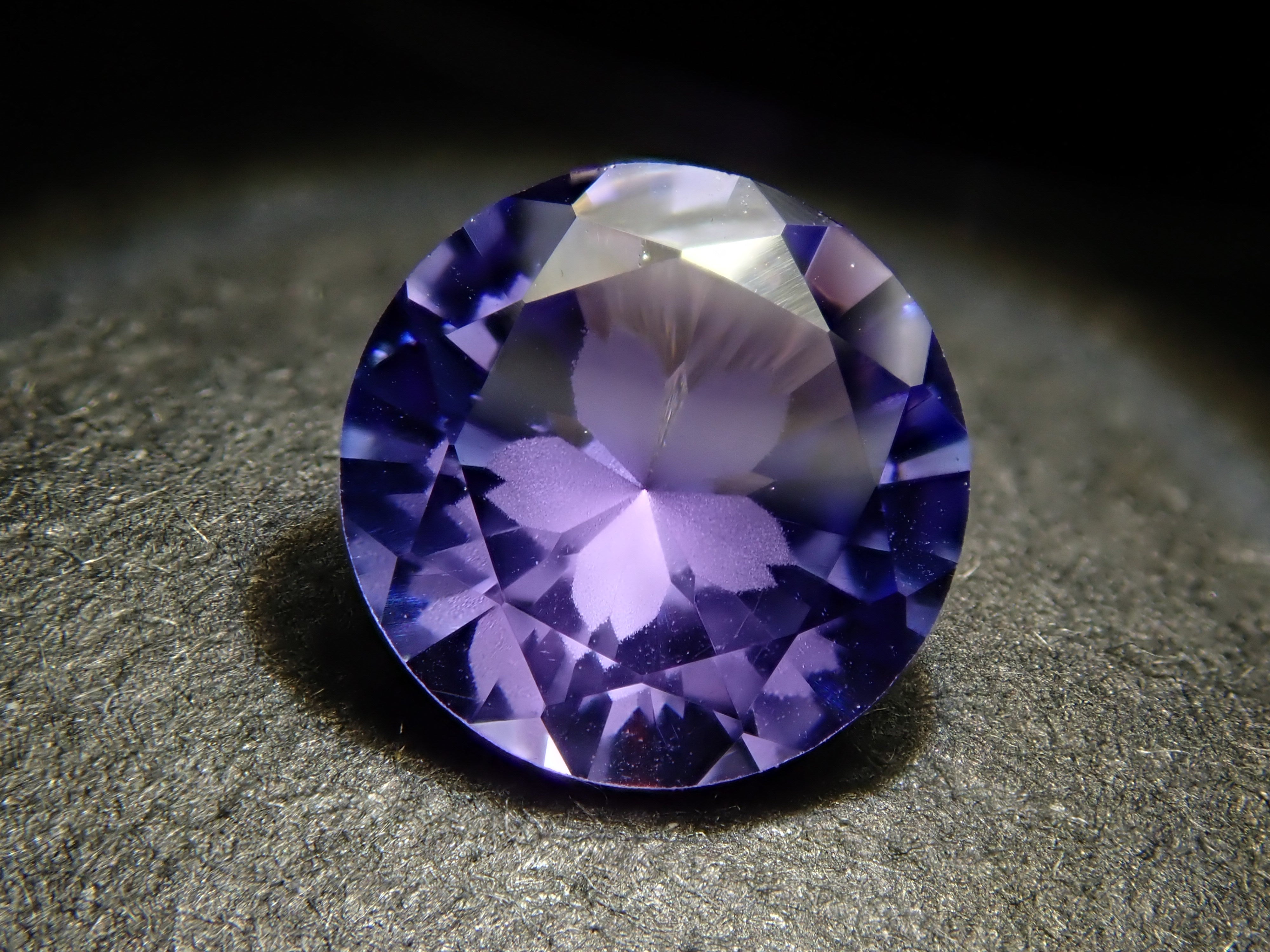 【12557971掲載】タンザニア産タンザナイト 0.774ctルース