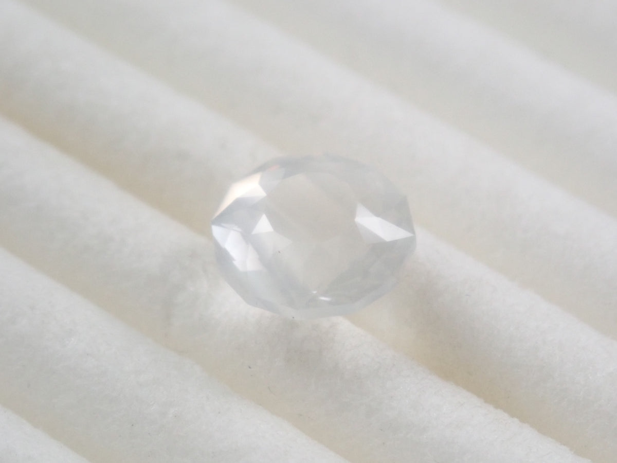 【9/4 22時販売】スリランカ・ウバ産ムーンストーン 6.1mm/0.821ctルース