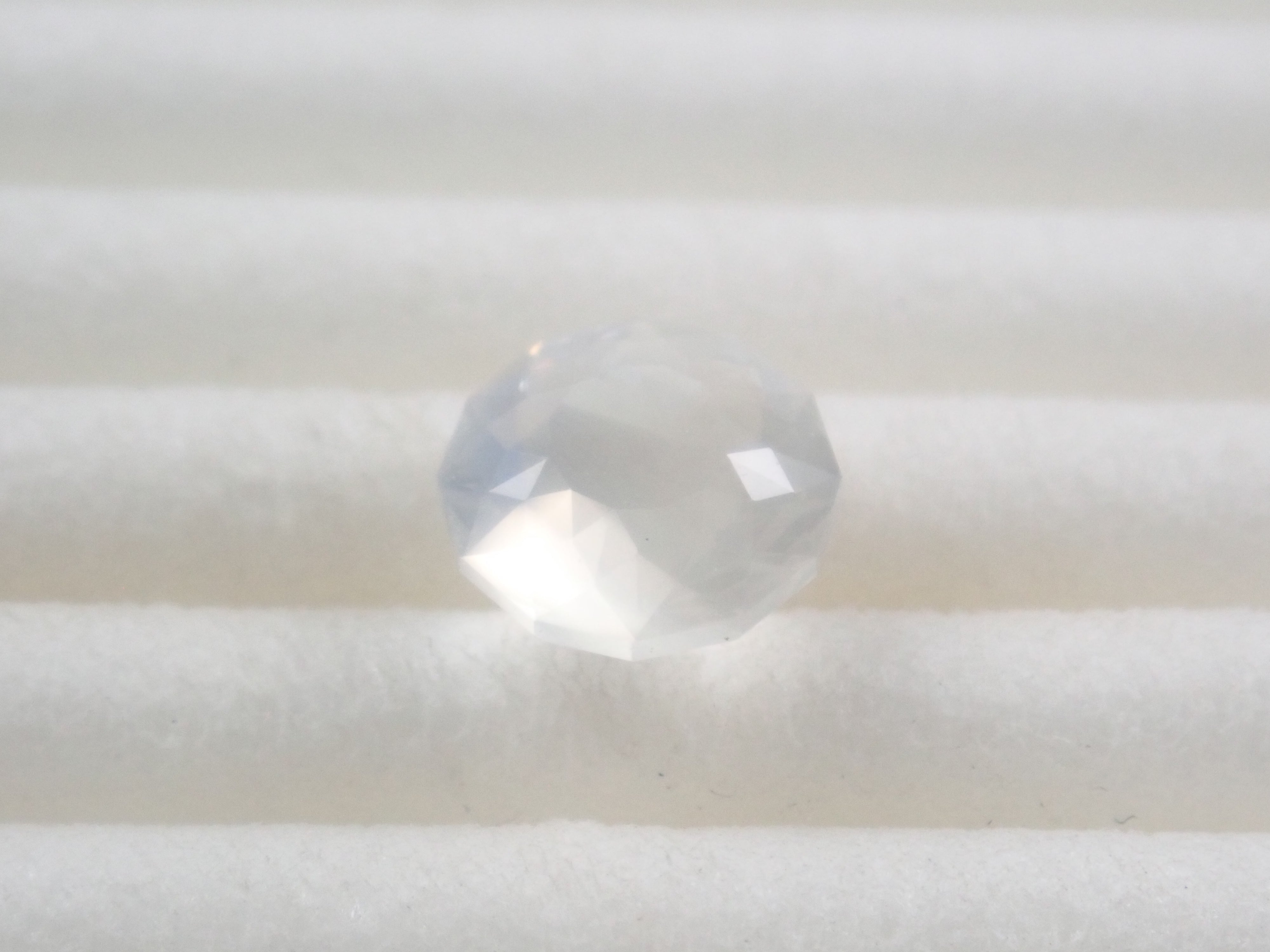 【9/4 22時販売】スリランカ・ウバ産ムーンストーン 6.1mm/0.821ctルース