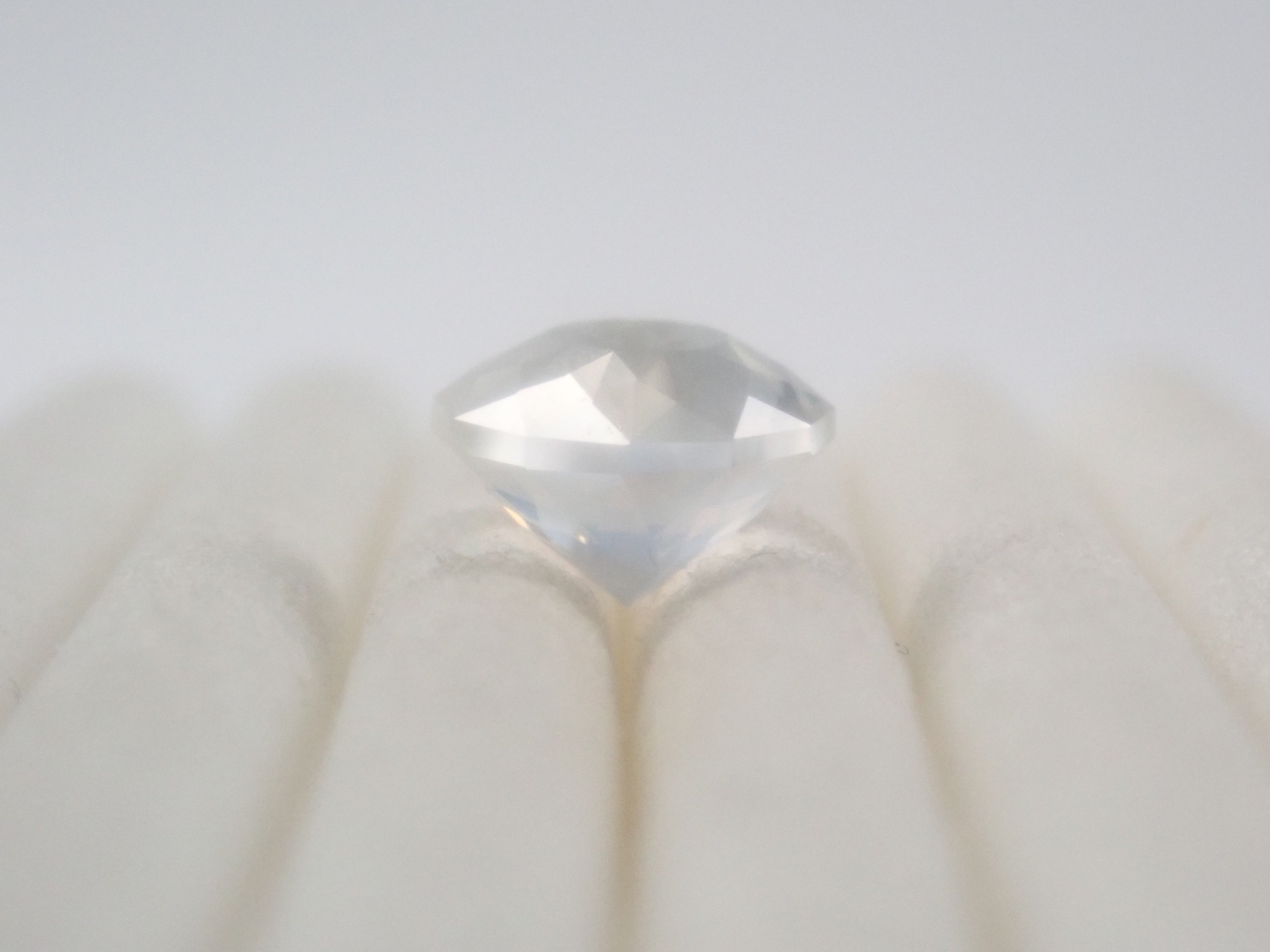 【9/4 22時販売】スリランカ・ウバ産ムーンストーン 6.1mm/0.821ctルース