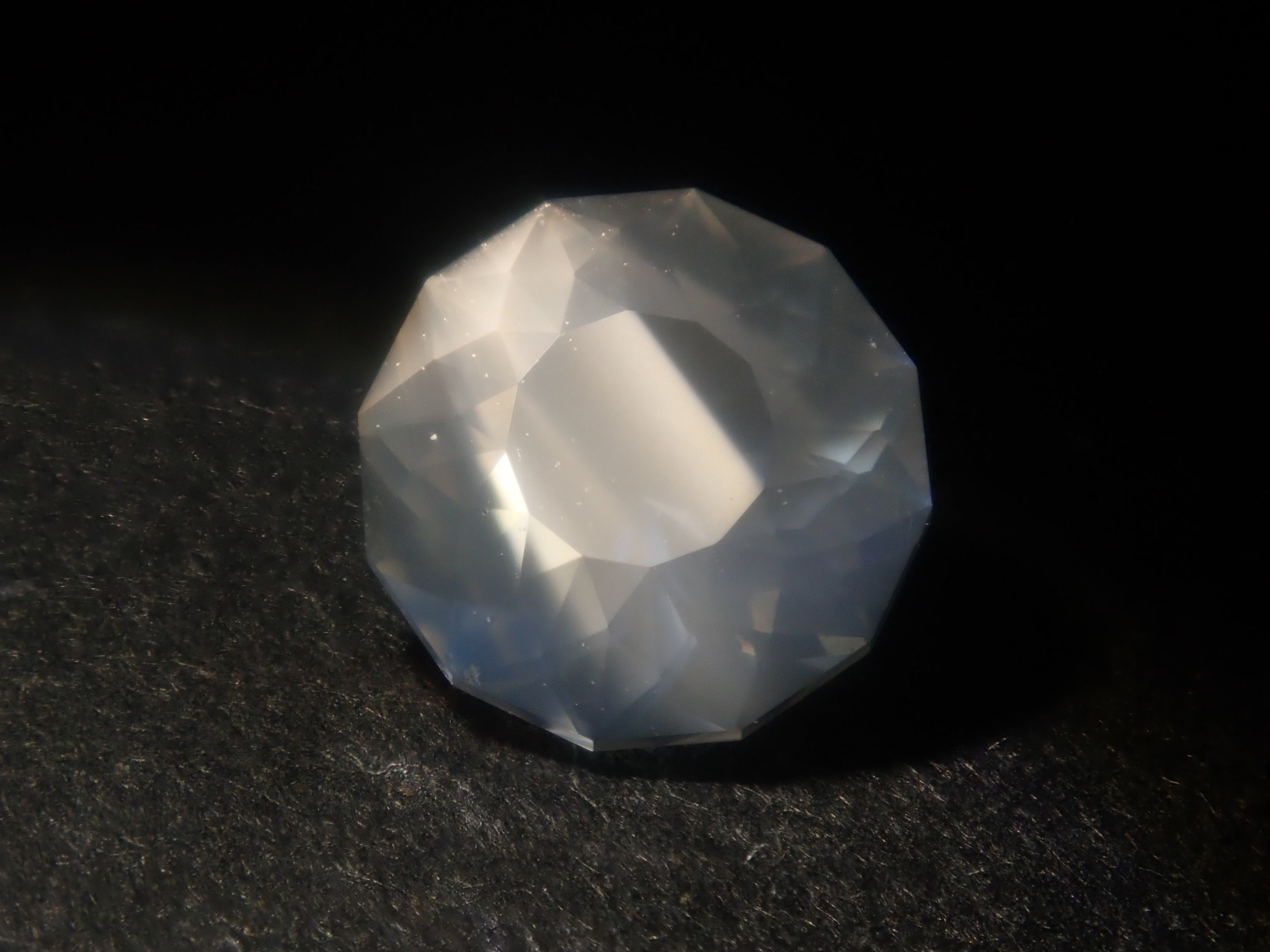 【9/4 22時販売】スリランカ・ウバ産ムーンストーン 6.1mm/0.821ctルース