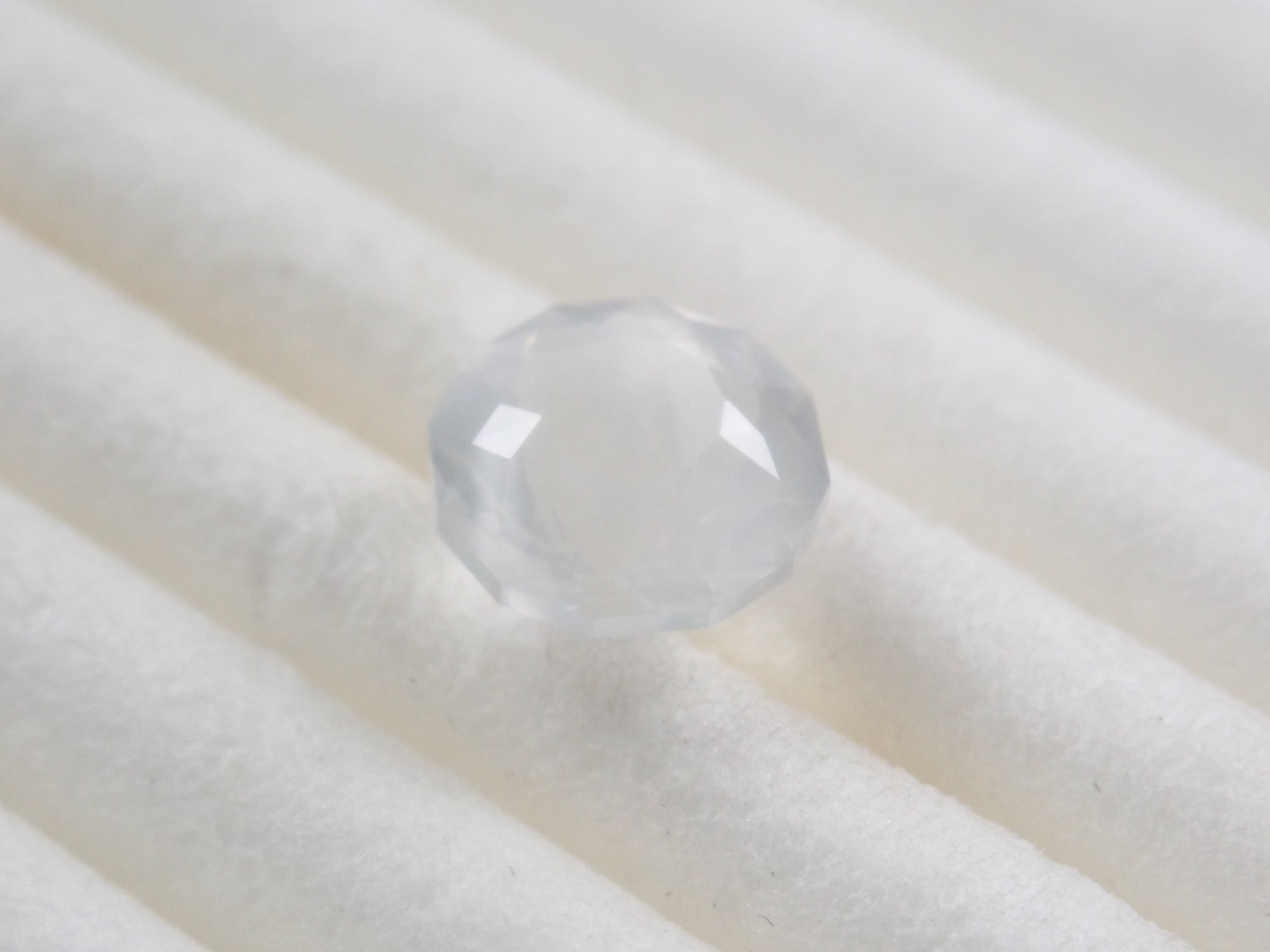 【9/6 22時販売】スリランカ・ウバ産ムーンストーン 6.1mm/0.828ctルース