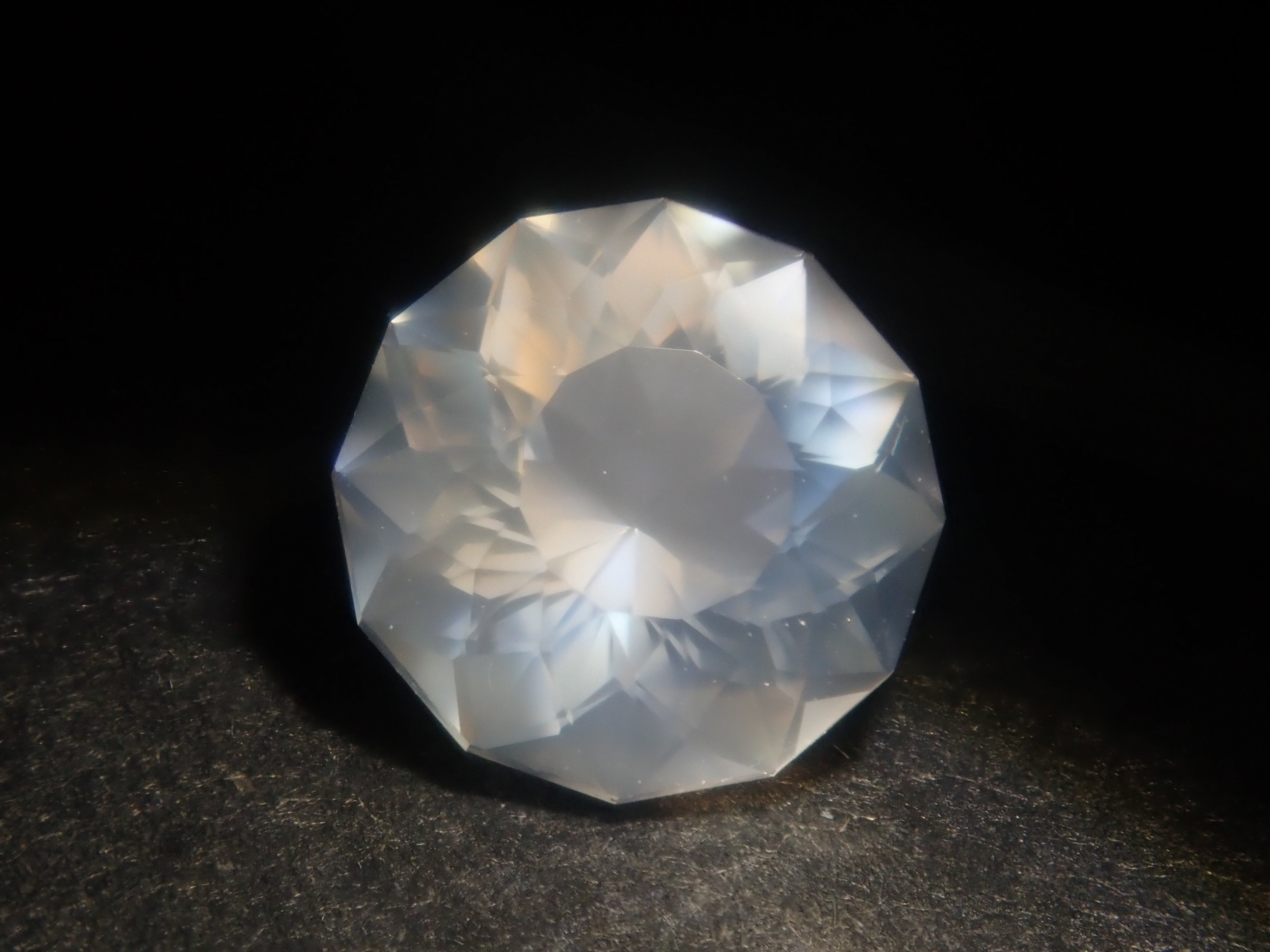 【9/6 22時販売】スリランカ・ウバ産ムーンストーン 6.1mm/0.828ctルース